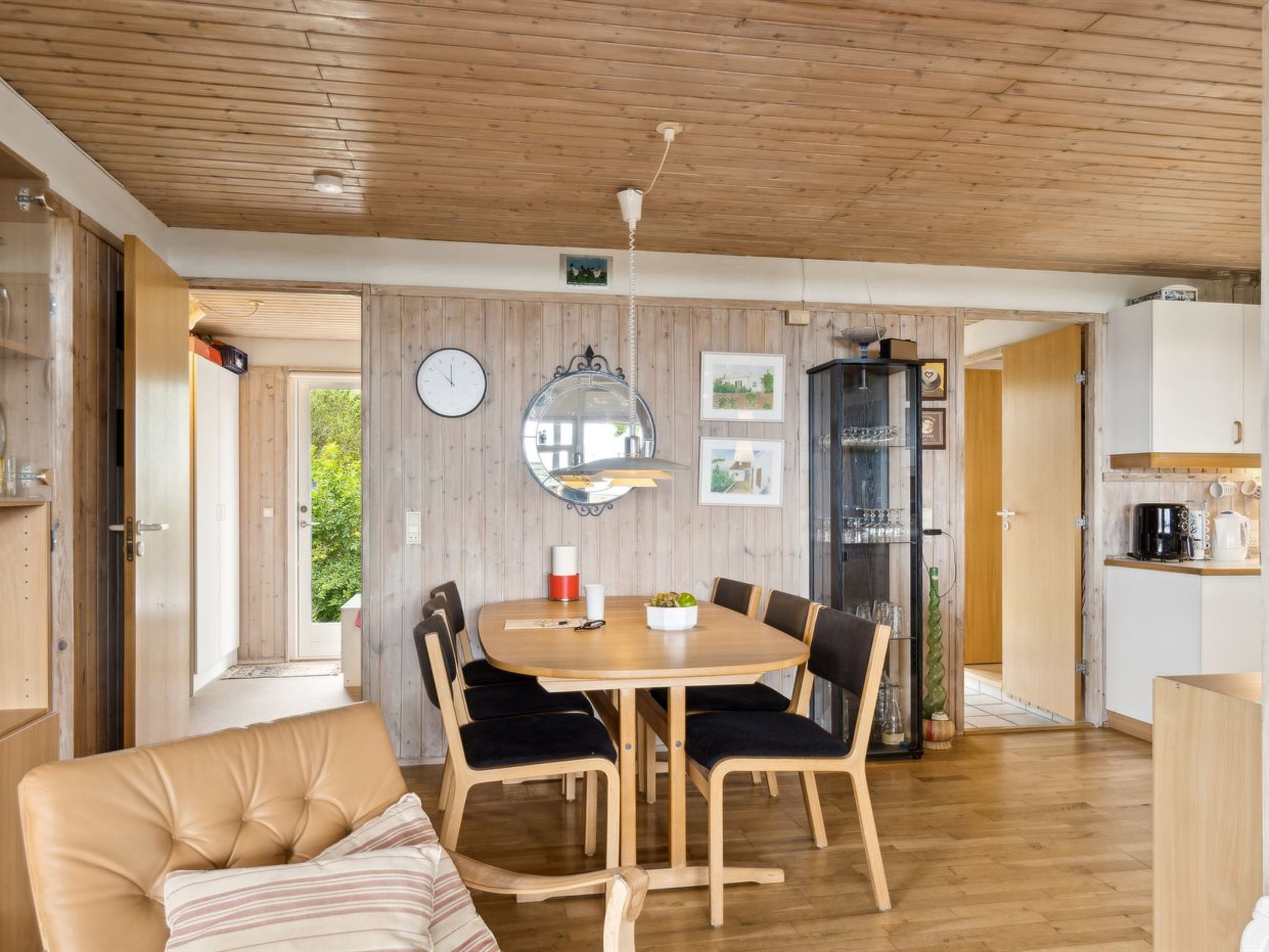 "Konsta" - 50m from the sea - Binnen