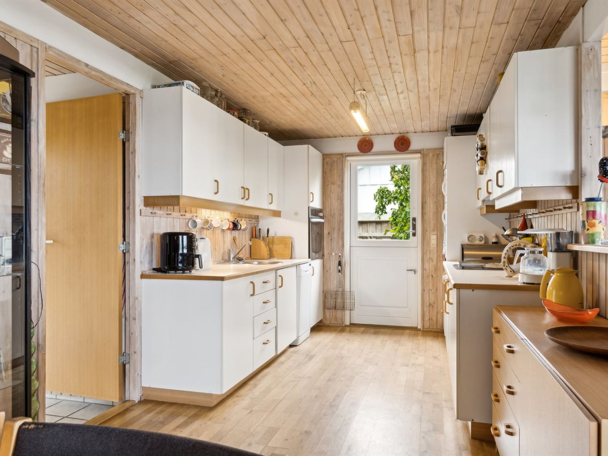 "Konsta" - 50m from the sea - Binnen