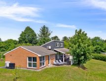 10-persoons vakantiehuis in Ebeltoft met sauna op 300m van zee - thumbnail 1