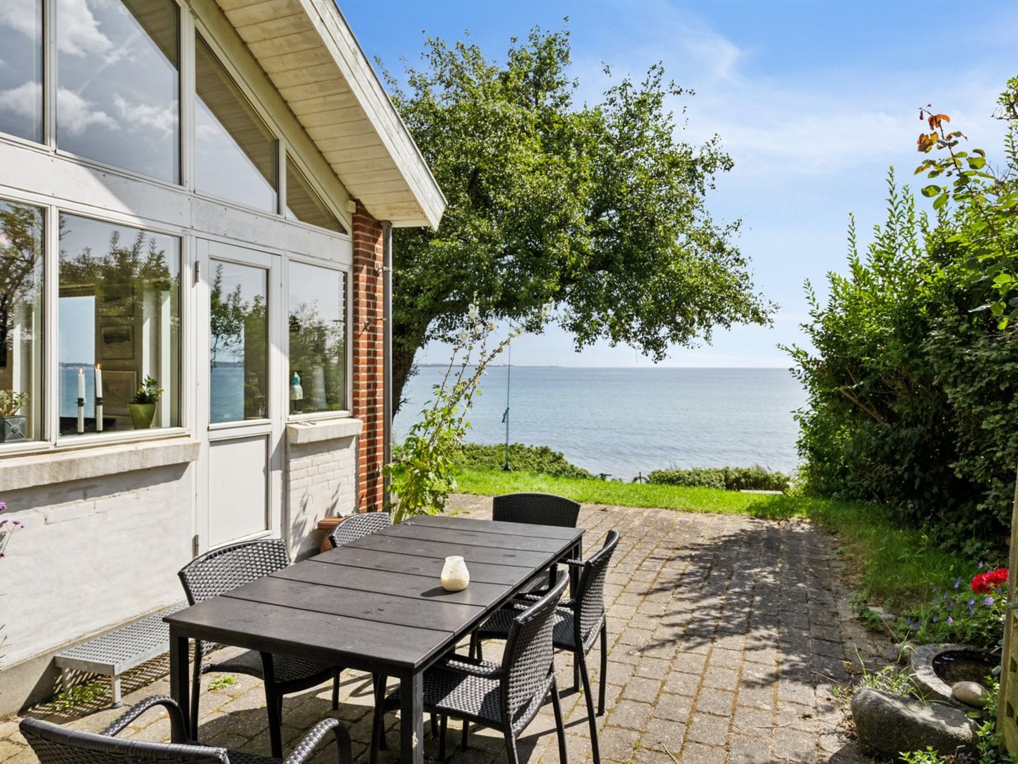 "Bryngeir" - 25m from the sea-Buiten