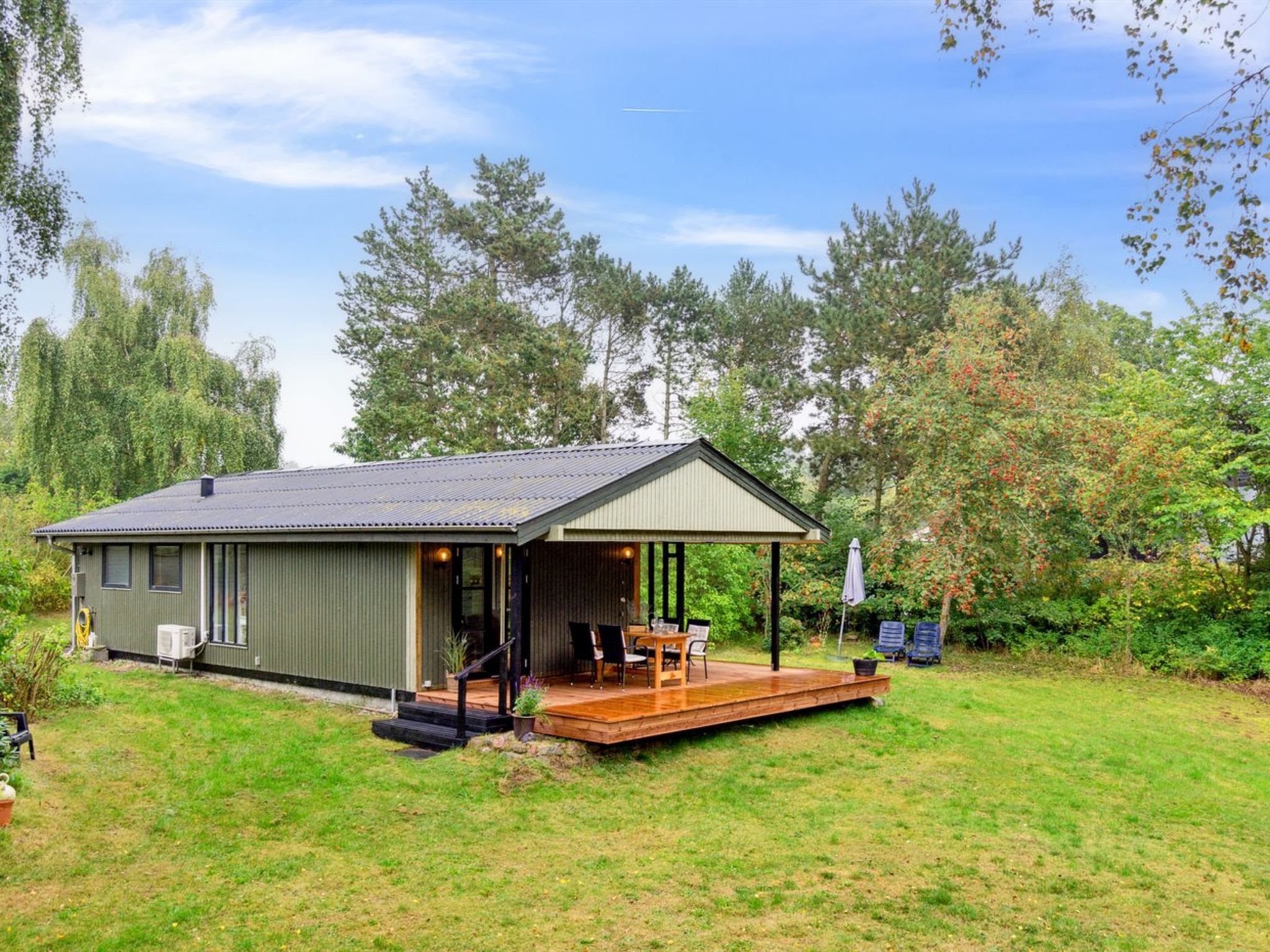 "Lavrans" - 1km from the sea - Buiten