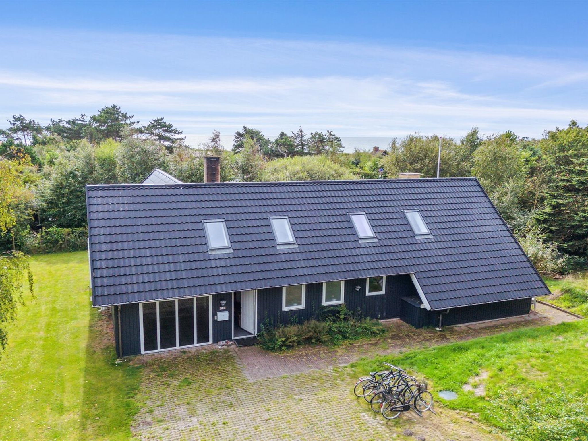 "Eugenie" - 100m from the sea - Buiten