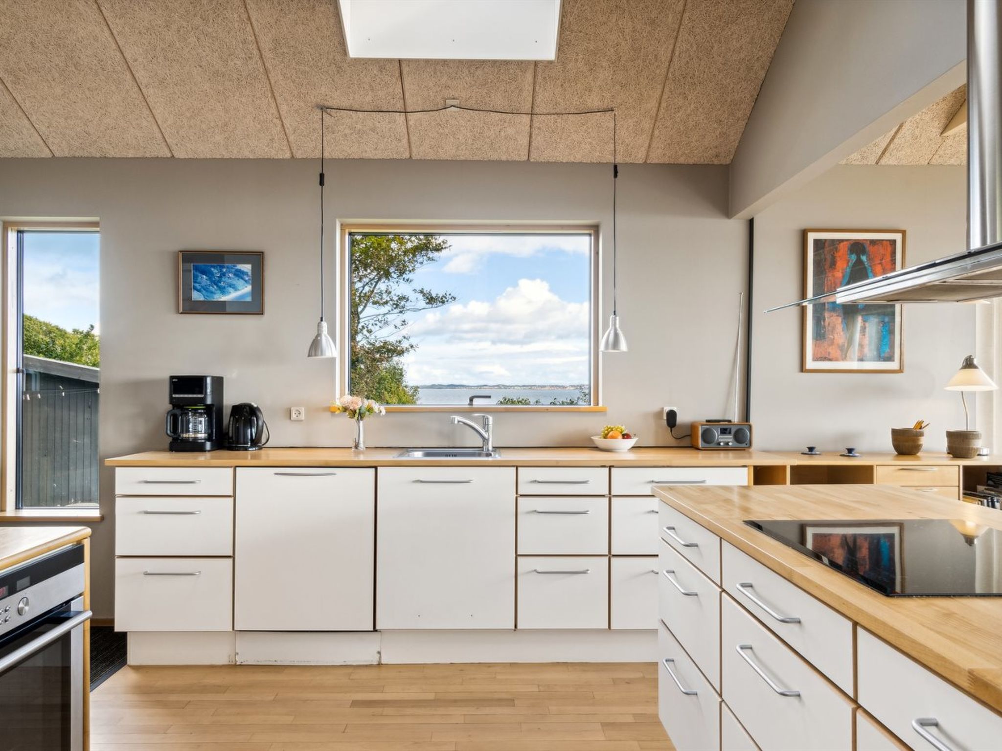 "Alfhild" - 30m from the sea - Binnen