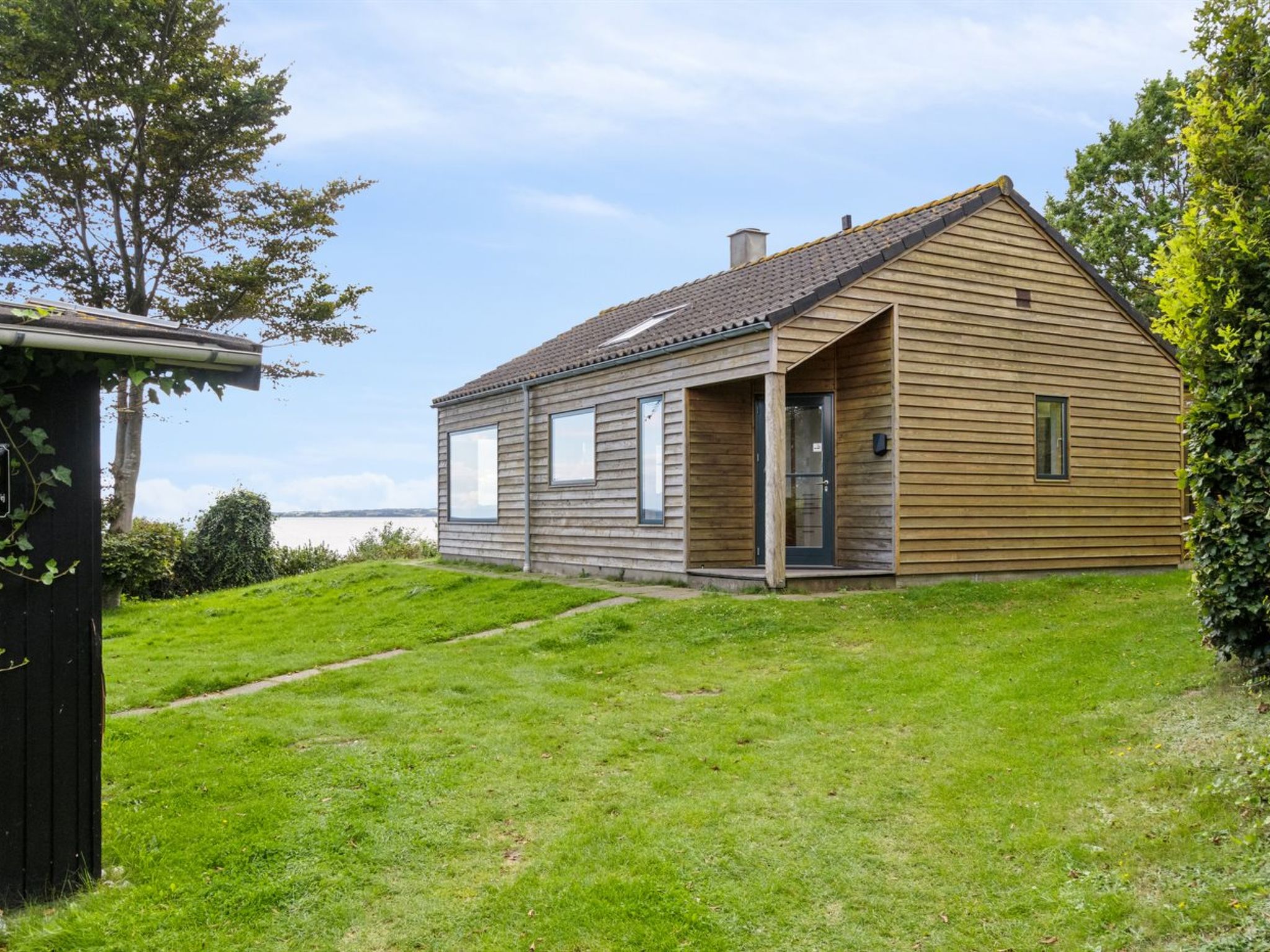 "Alfhild" - 30m from the sea - Buiten