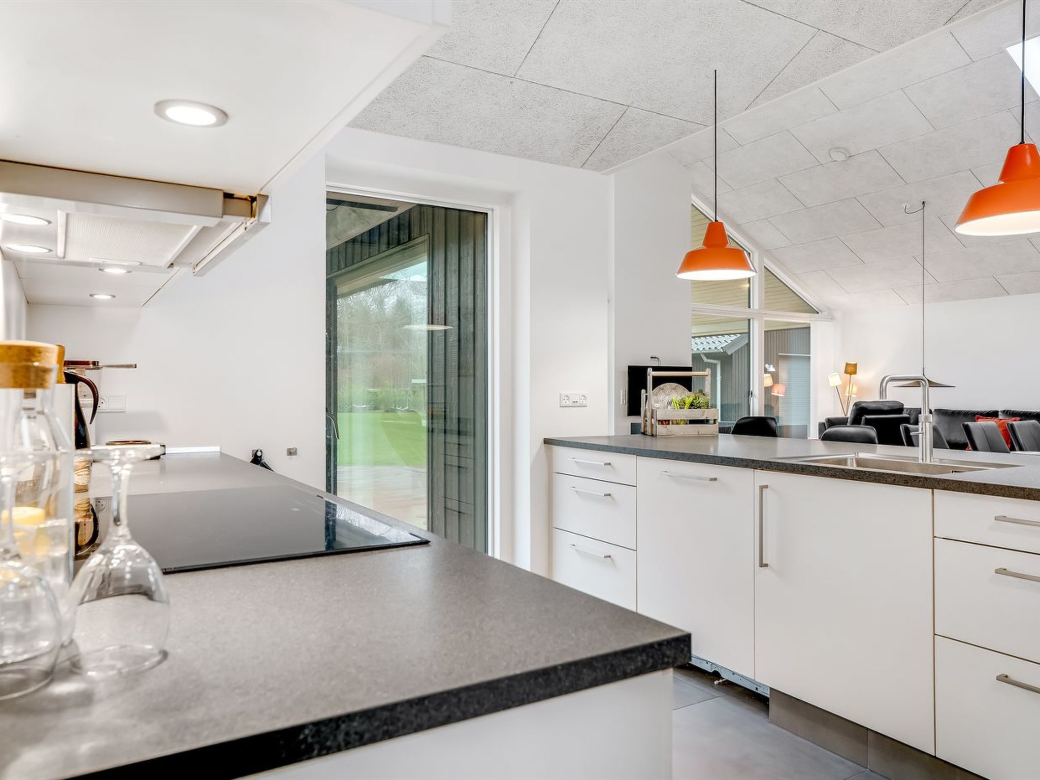 "Erlinda" - 300m from the sea - Binnen
