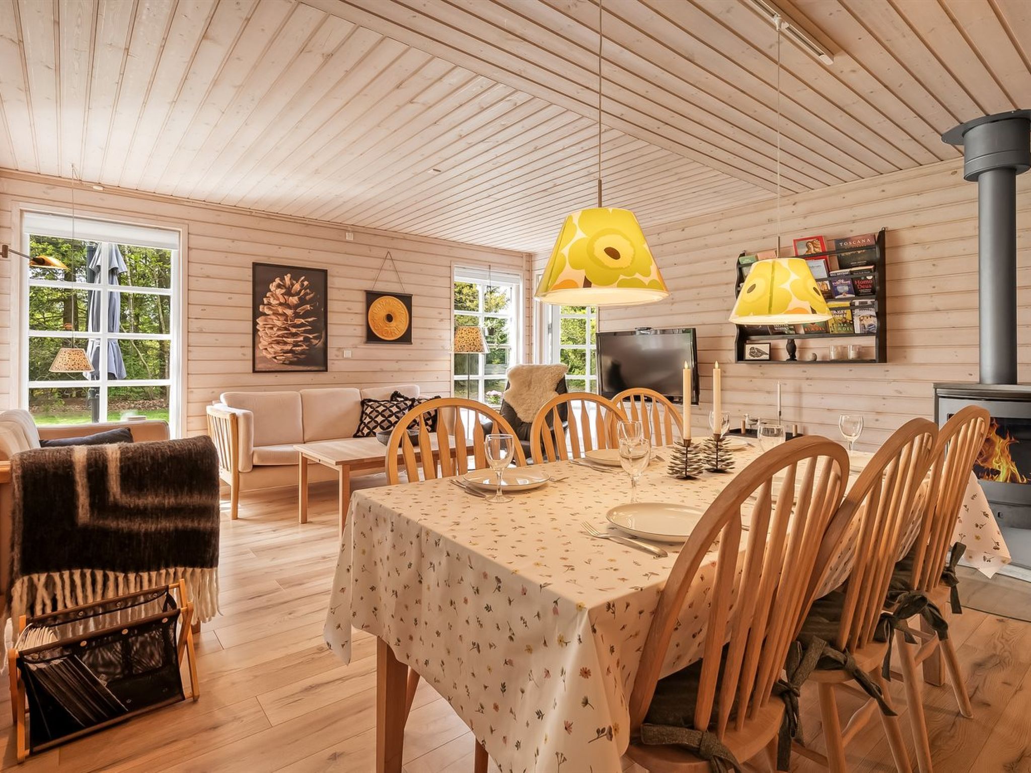 "Iorund" - 9km from the sea-Binnen