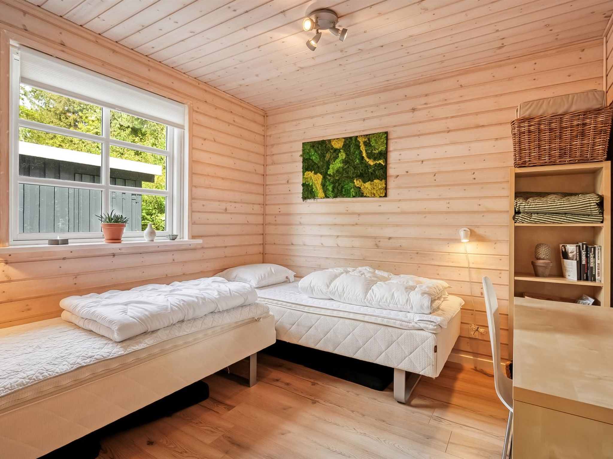 "Iorund" - 9km from the sea-Inside