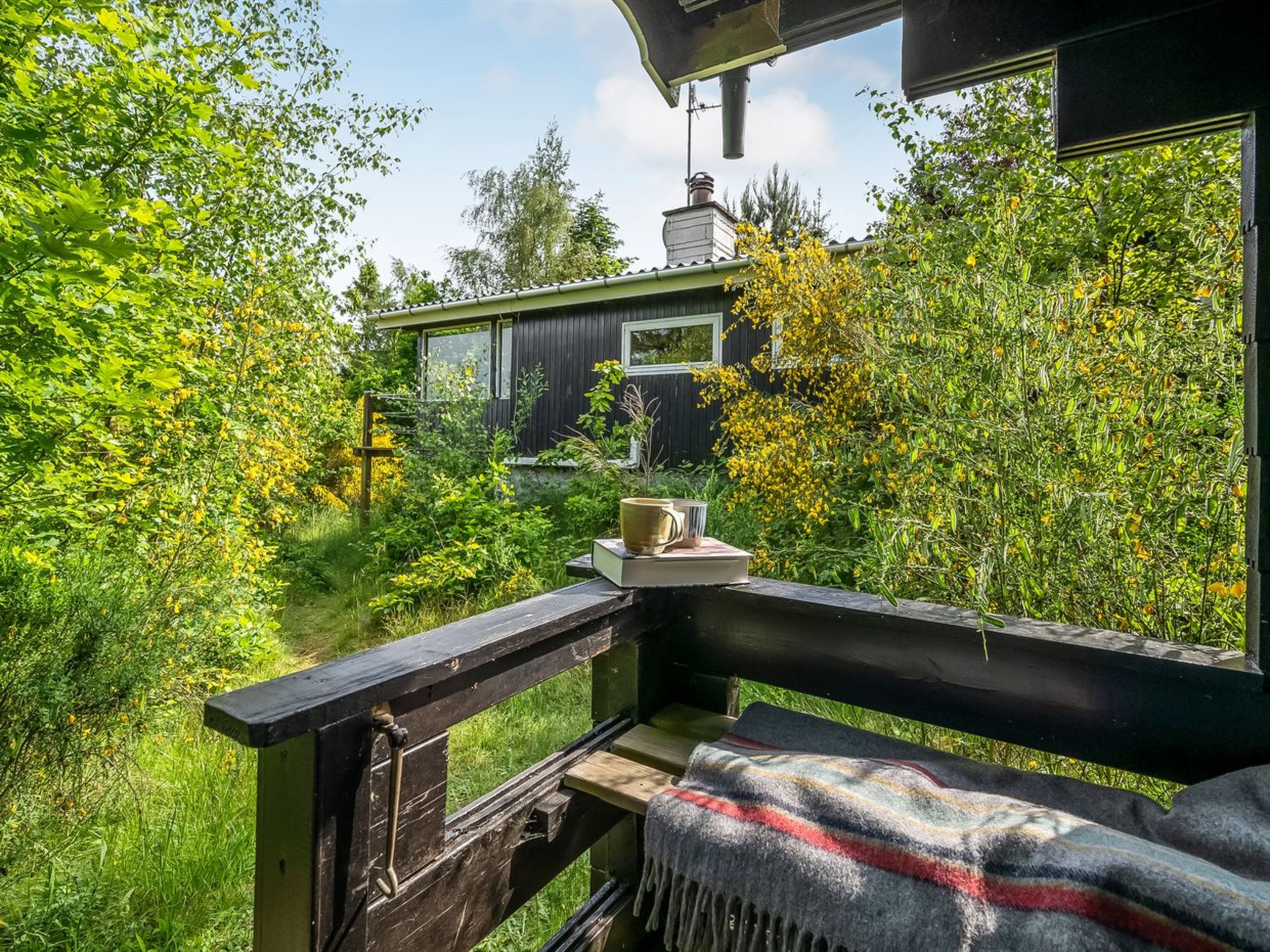 "Gunward" - 3km from the sea-Draußen
