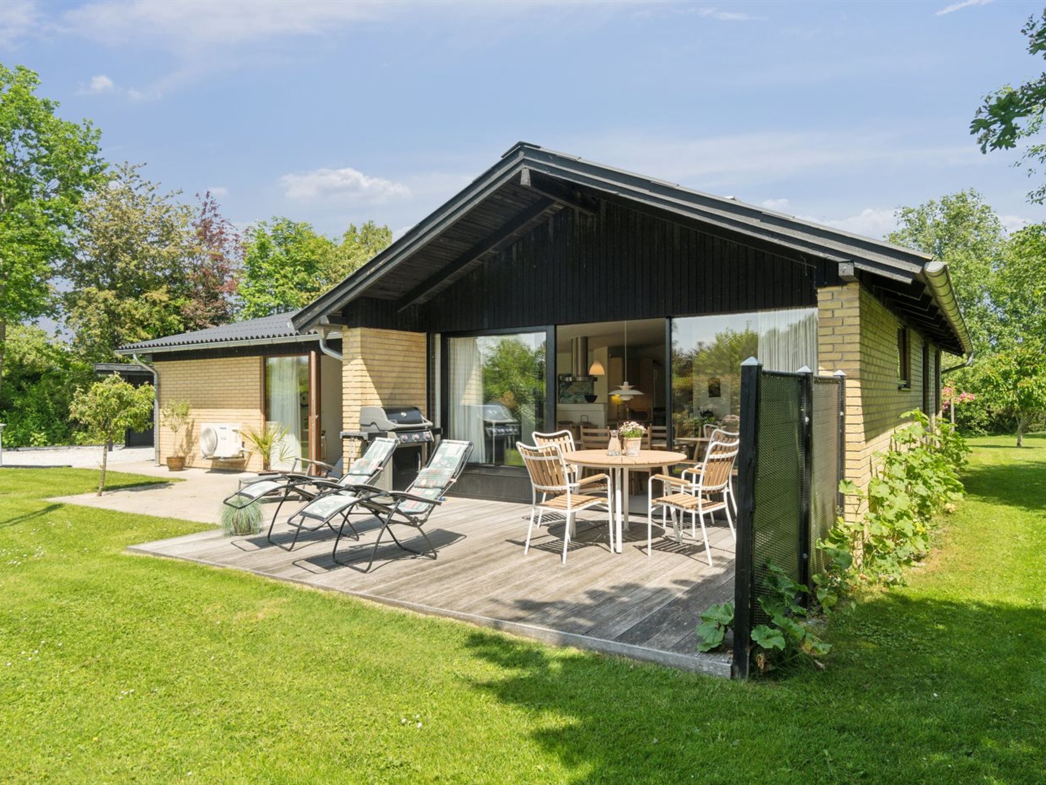 "Mechthild" - 700m from the sea-Outside