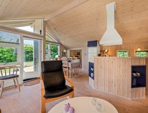 "Leeve" - 1.3km from the sea