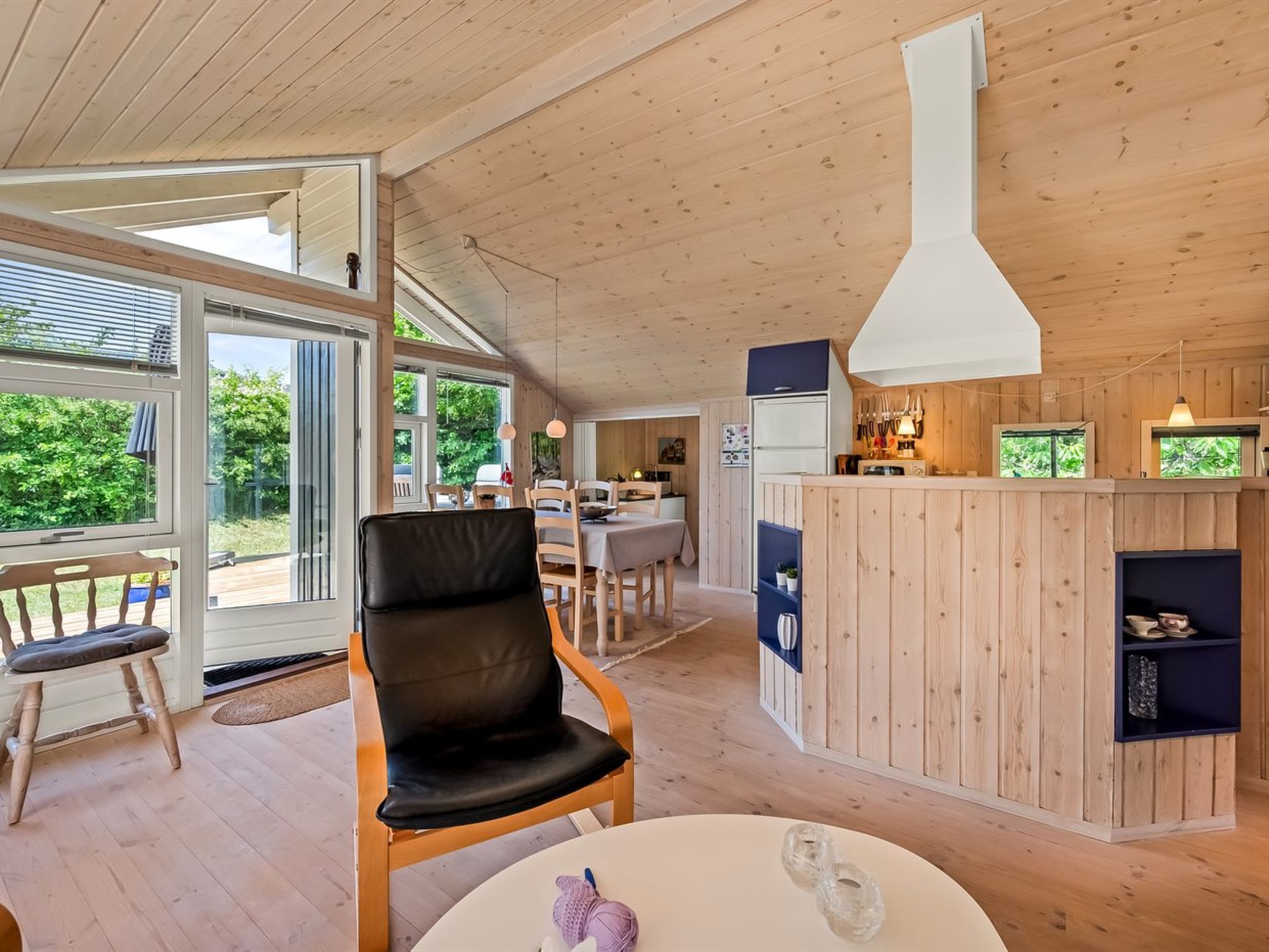 "Leeve" - 1.3km from the sea