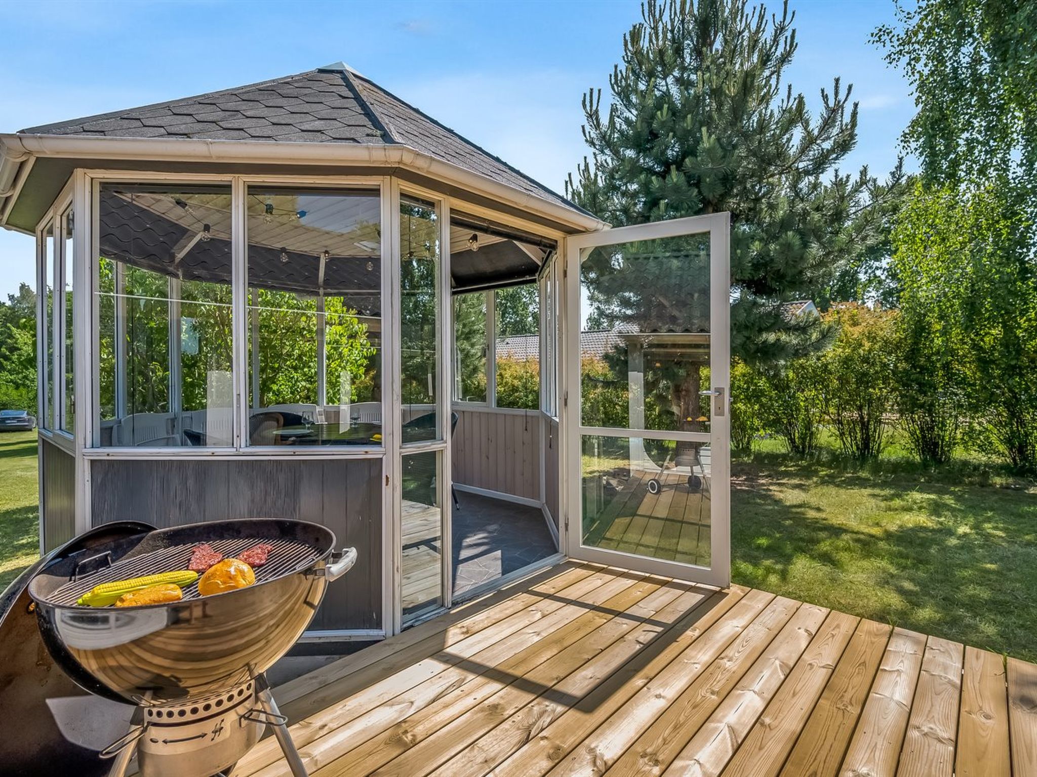 "Leeve" - 1.3km from the sea — Terrace (5 of 18)