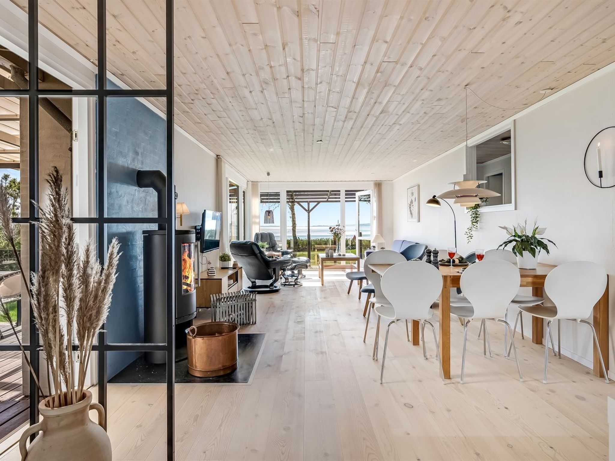 "Soini" - 50m from the sea - Binnen