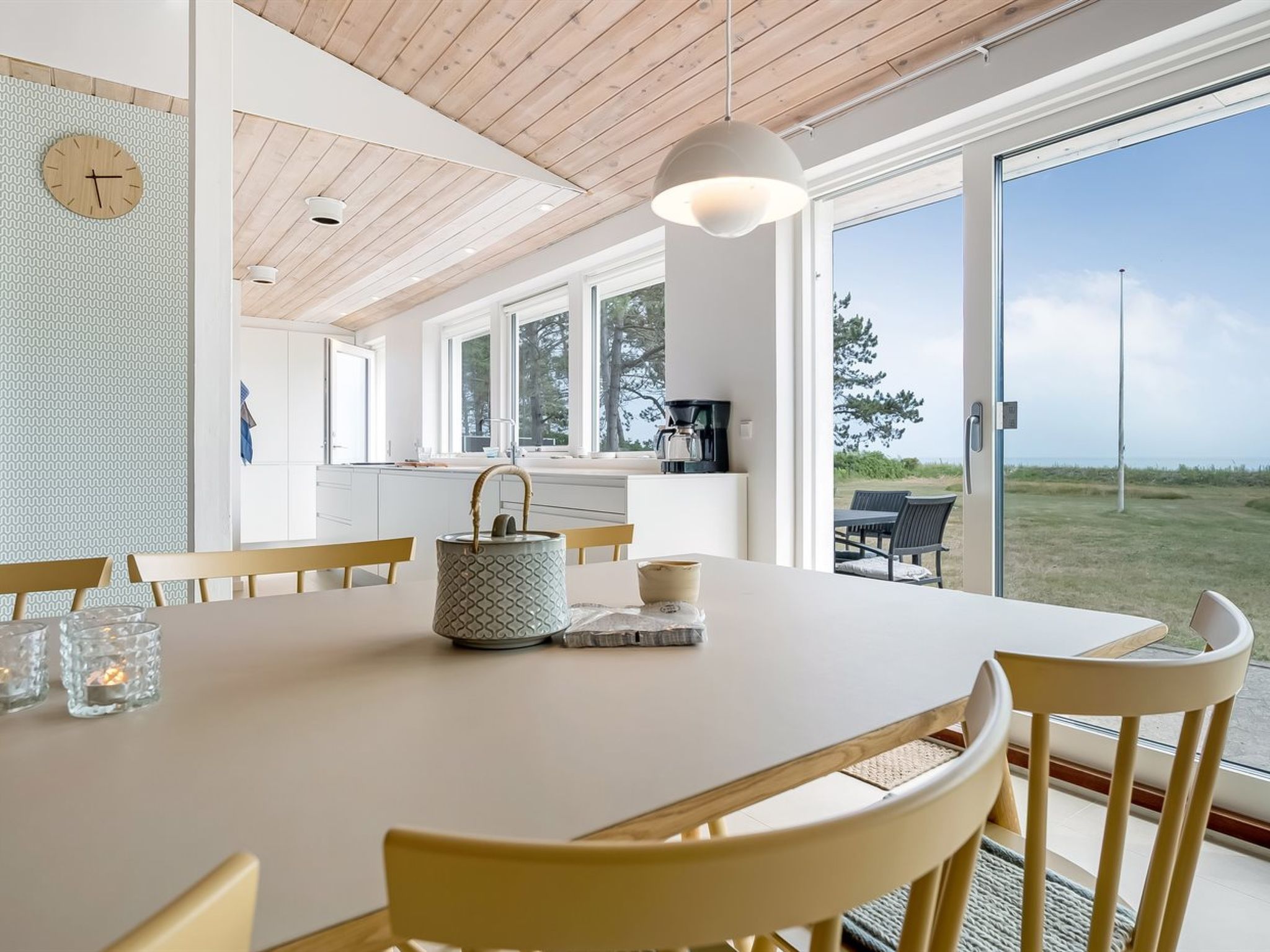 "Donka" - 25m from the sea - Binnen