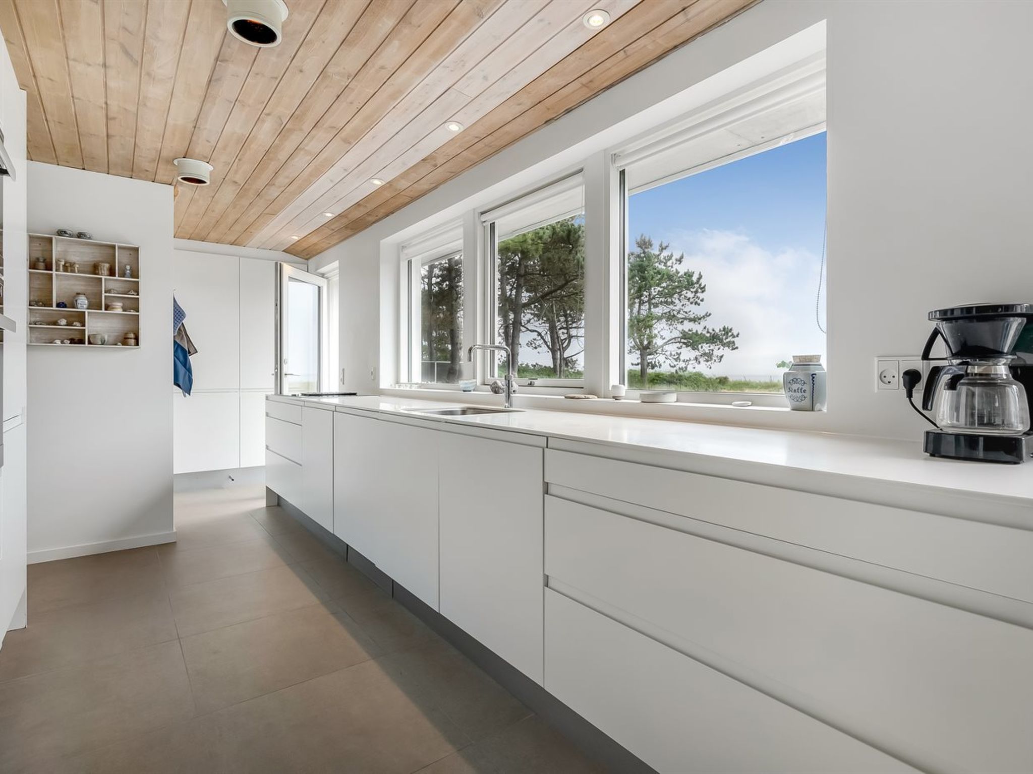 "Donka" - 25m from the sea - Binnen