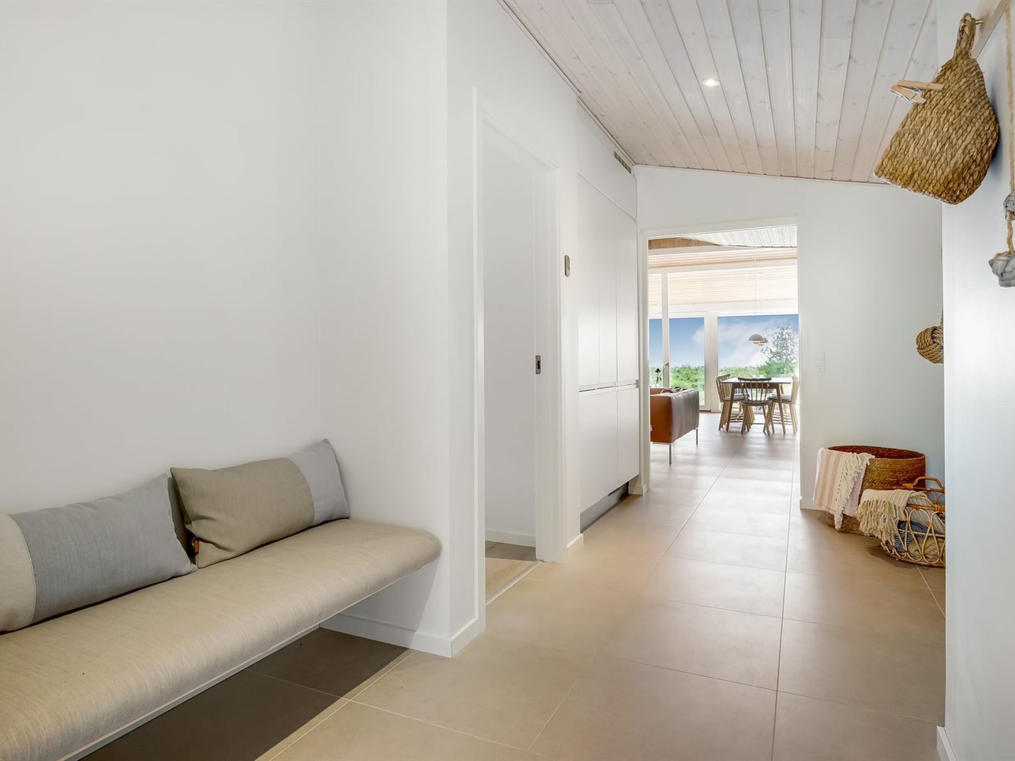 "Donka" - 25m from the sea - Binnen
