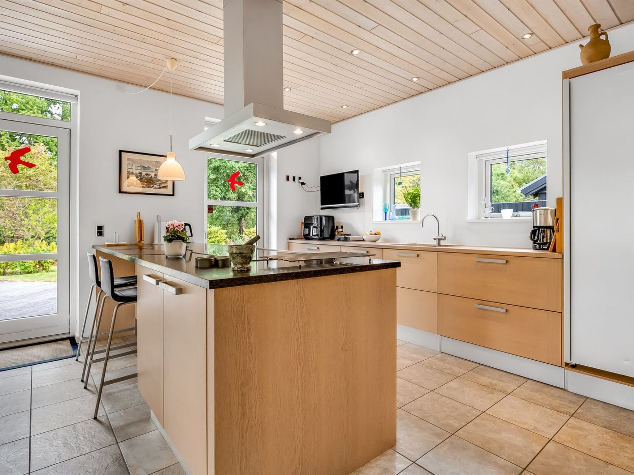 "Jyrki" - 100m from the sea-Drinnen