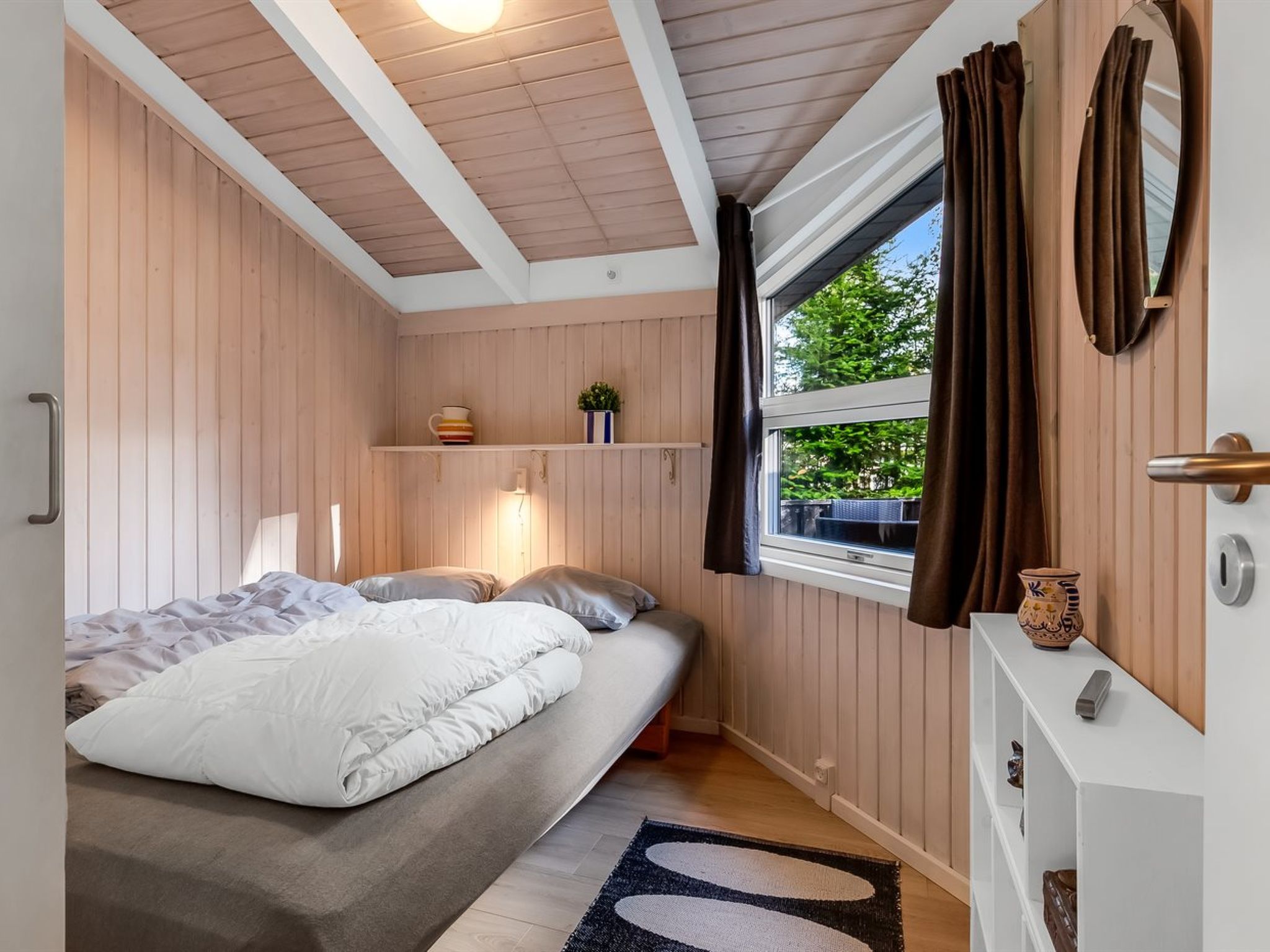 "Edvard" - 300m from the sea-Binnen