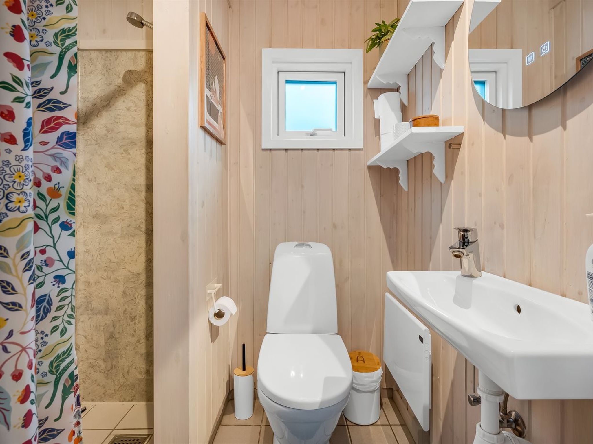 "Edvard" - 300m from the sea-Binnen