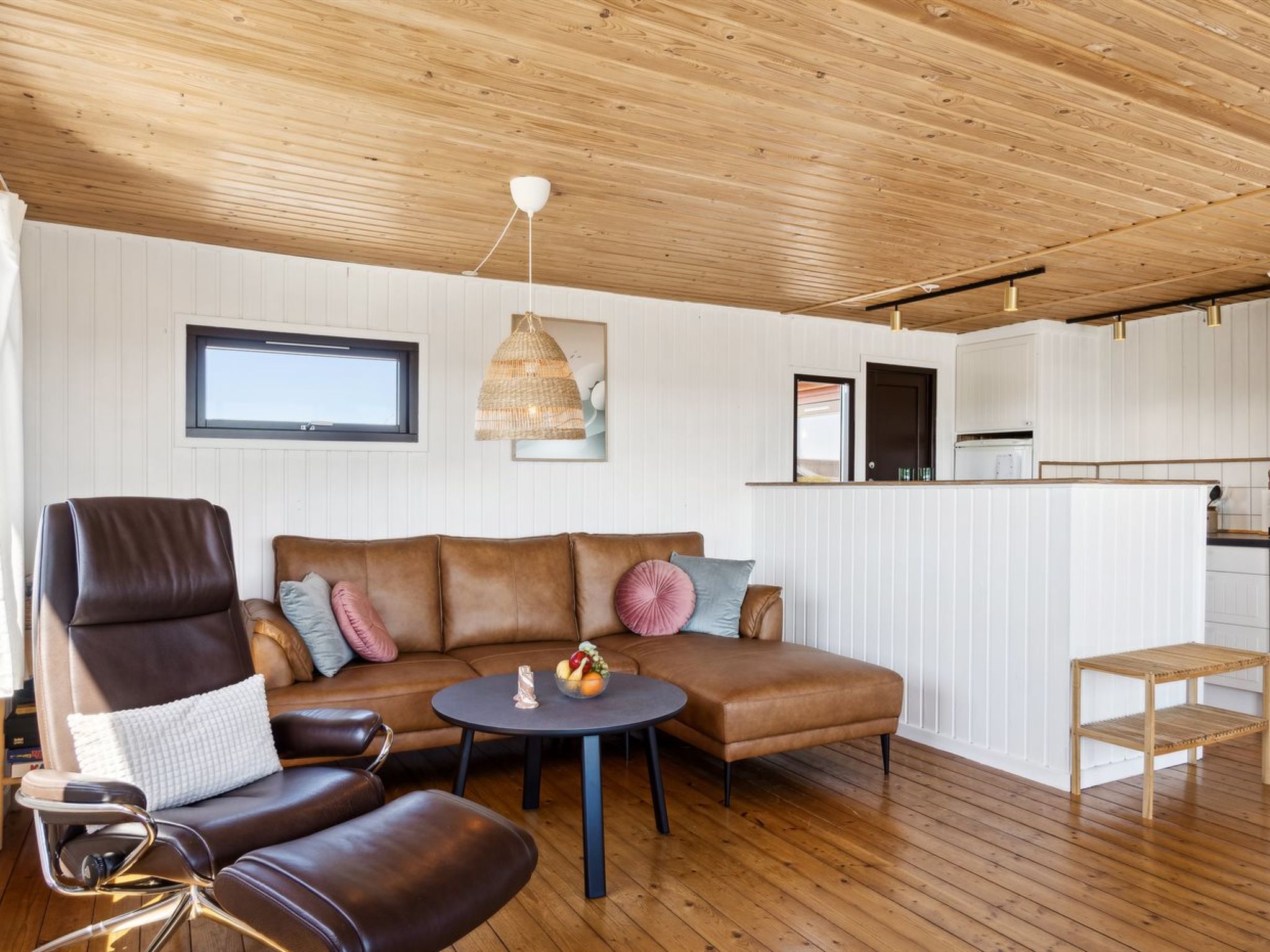 "Joseph" - 500m from the sea-Binnen