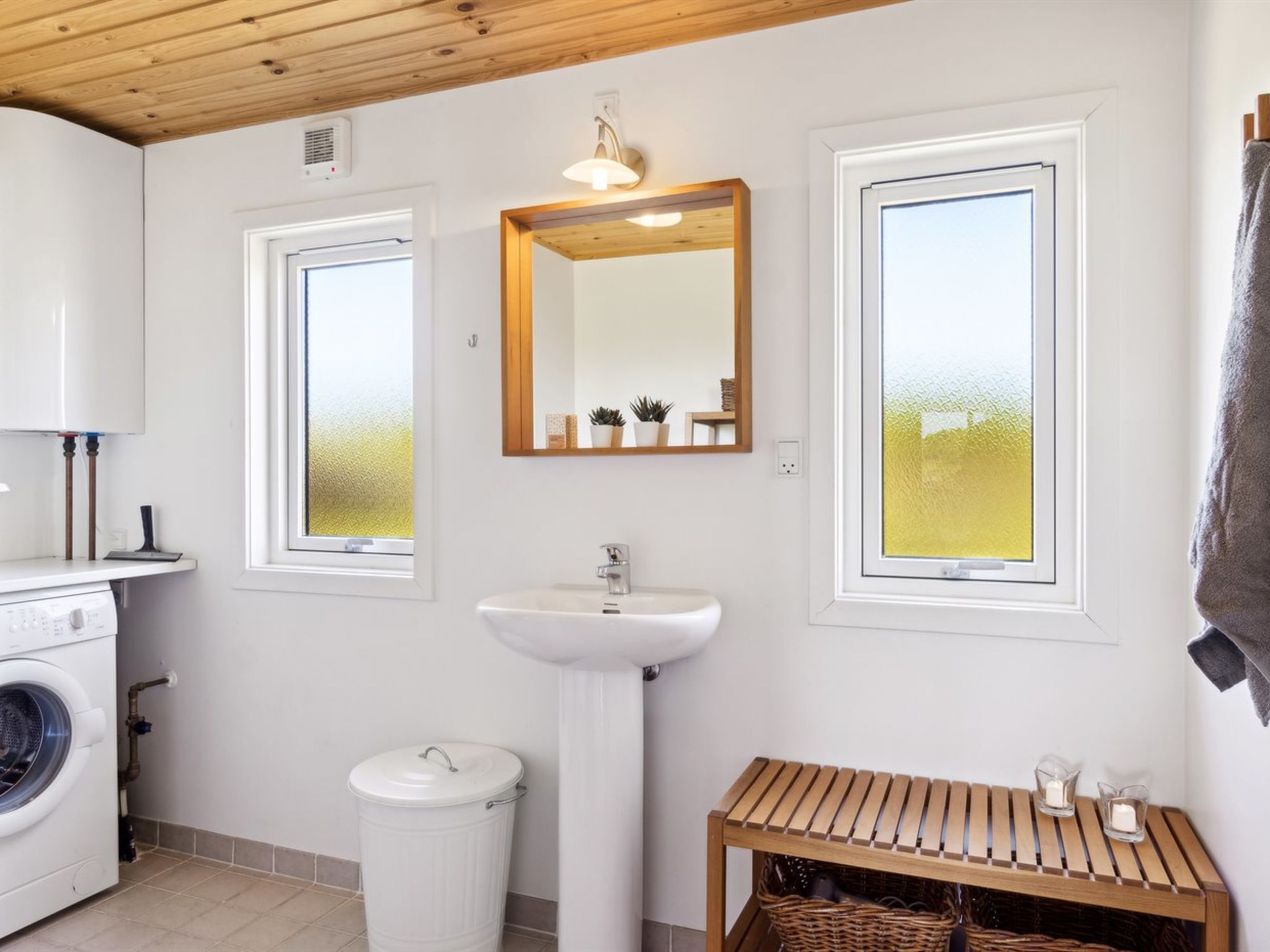 "Joseph" - 500m from the sea-Binnen