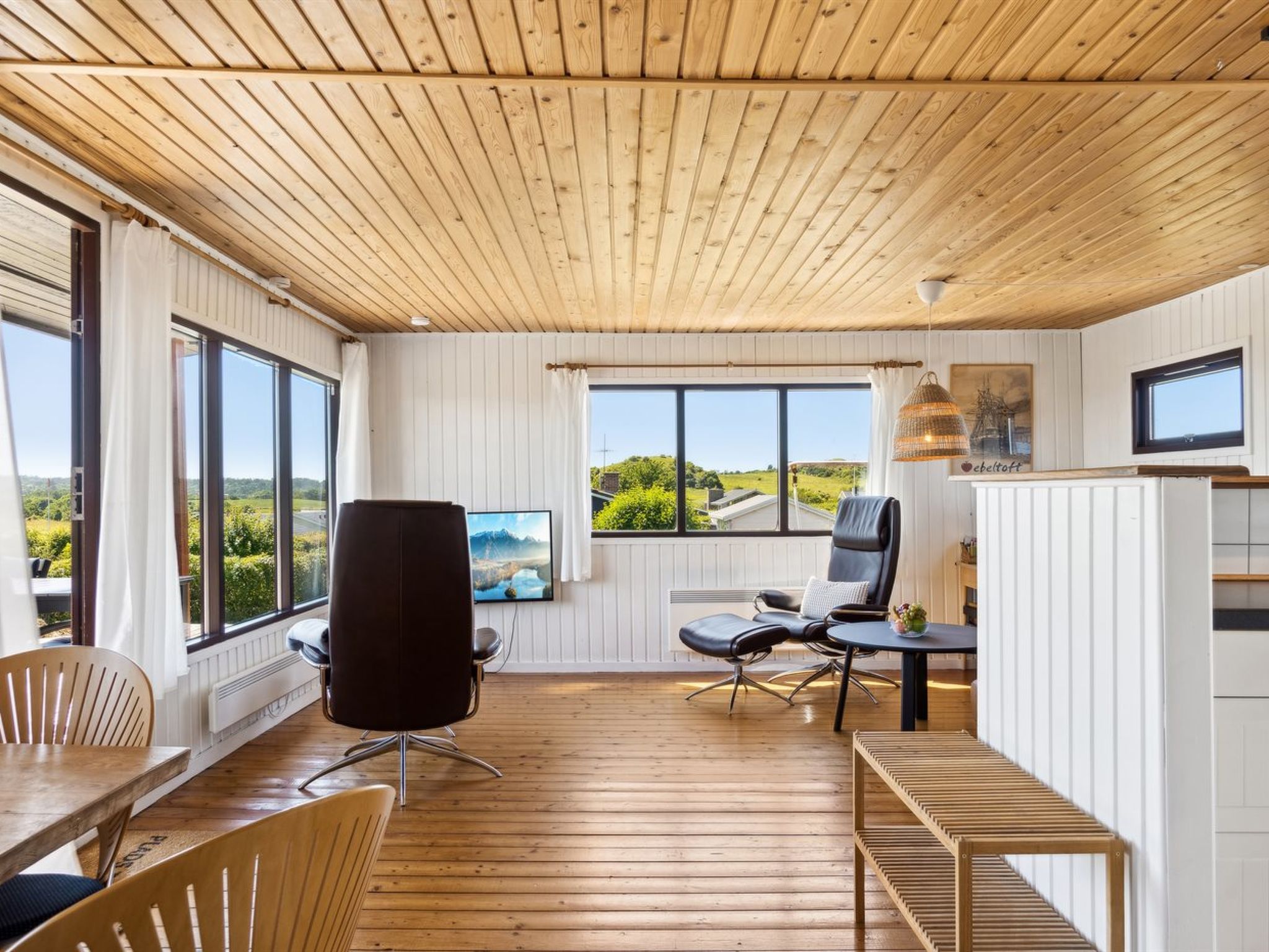 "Joseph" - 500m from the sea-Binnen