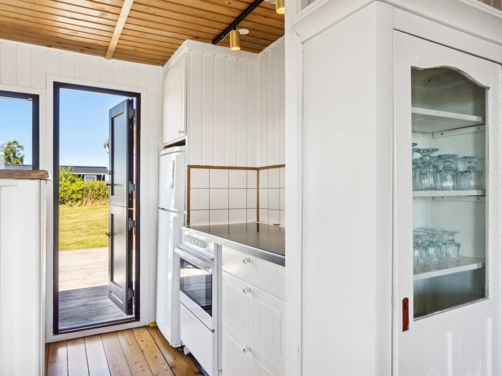 "Joseph" - 500m from the sea-Binnen