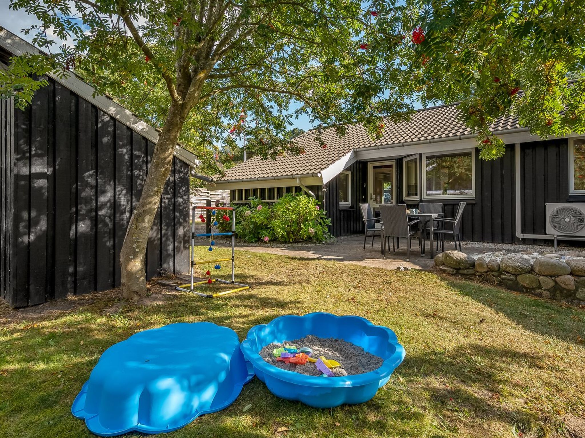 "Margrethe" - 600m from the sea-Buiten