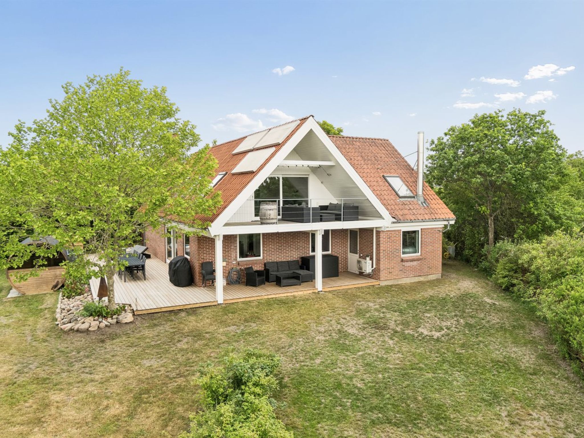 "Cyrill" - 2km from the sea