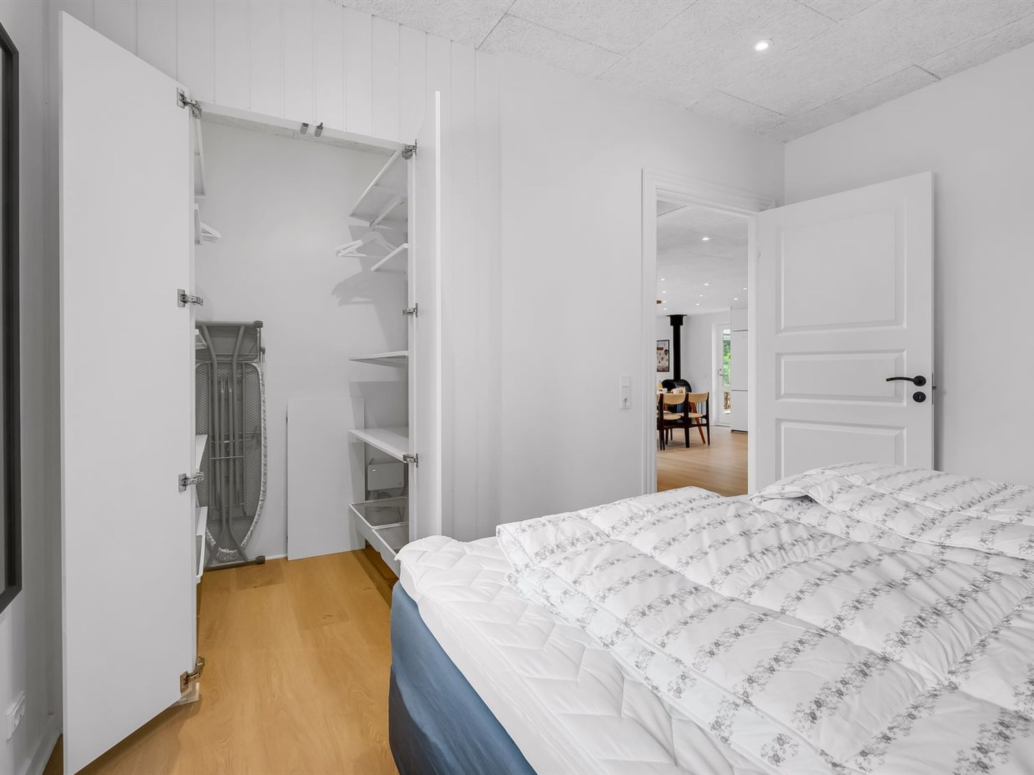 "Aischa" - 1.5km from the sea - Binnen