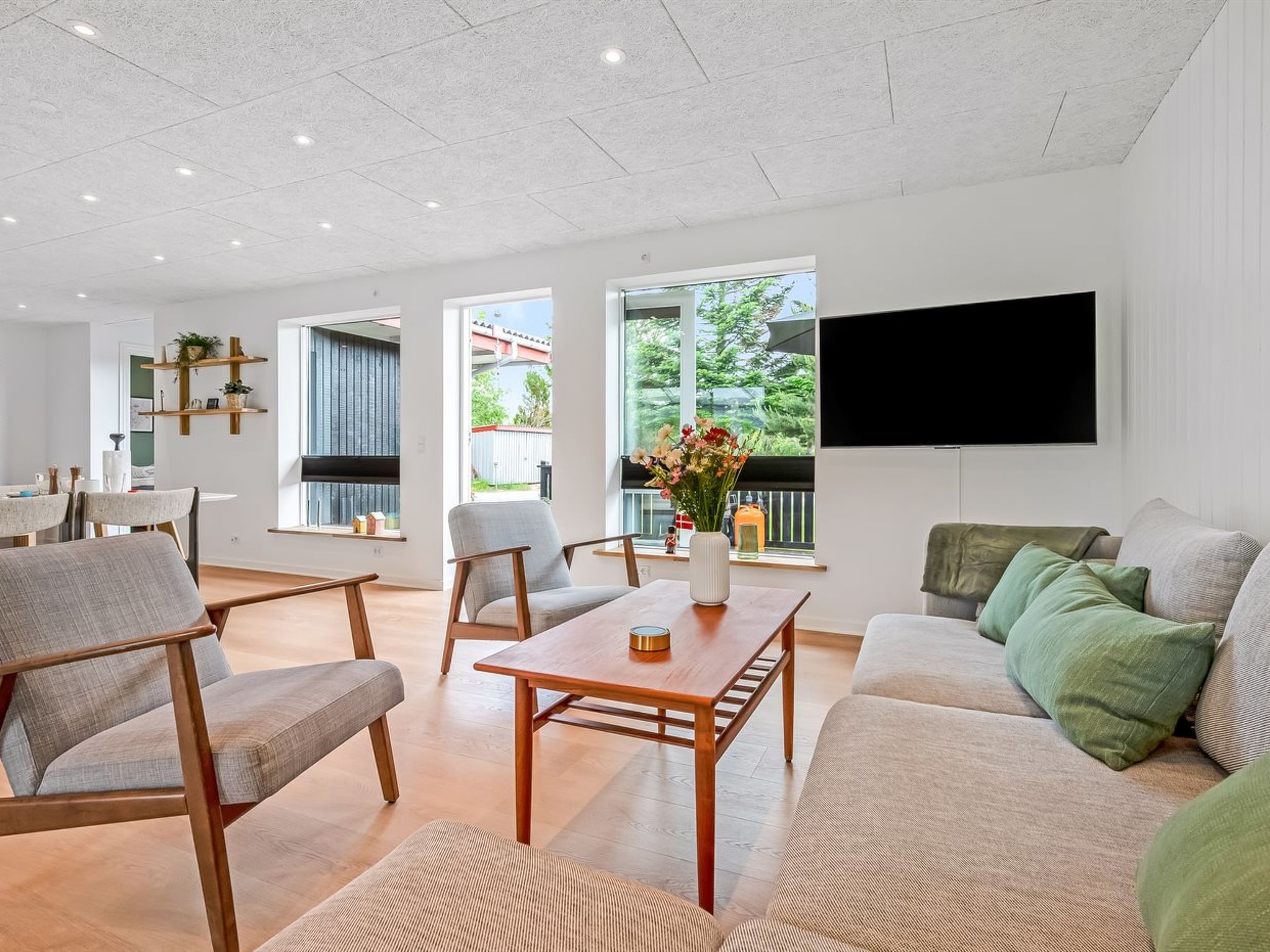 "Aischa" - 1.5km from the sea - Binnen
