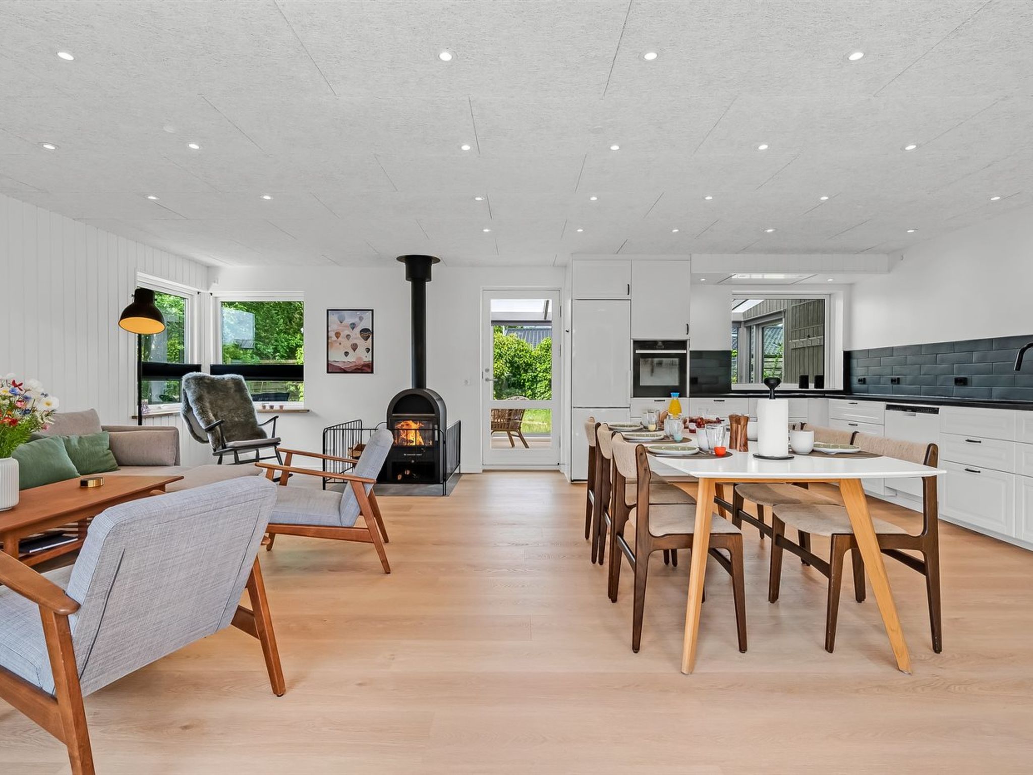 "Aischa" - 1.5km from the sea - Binnen