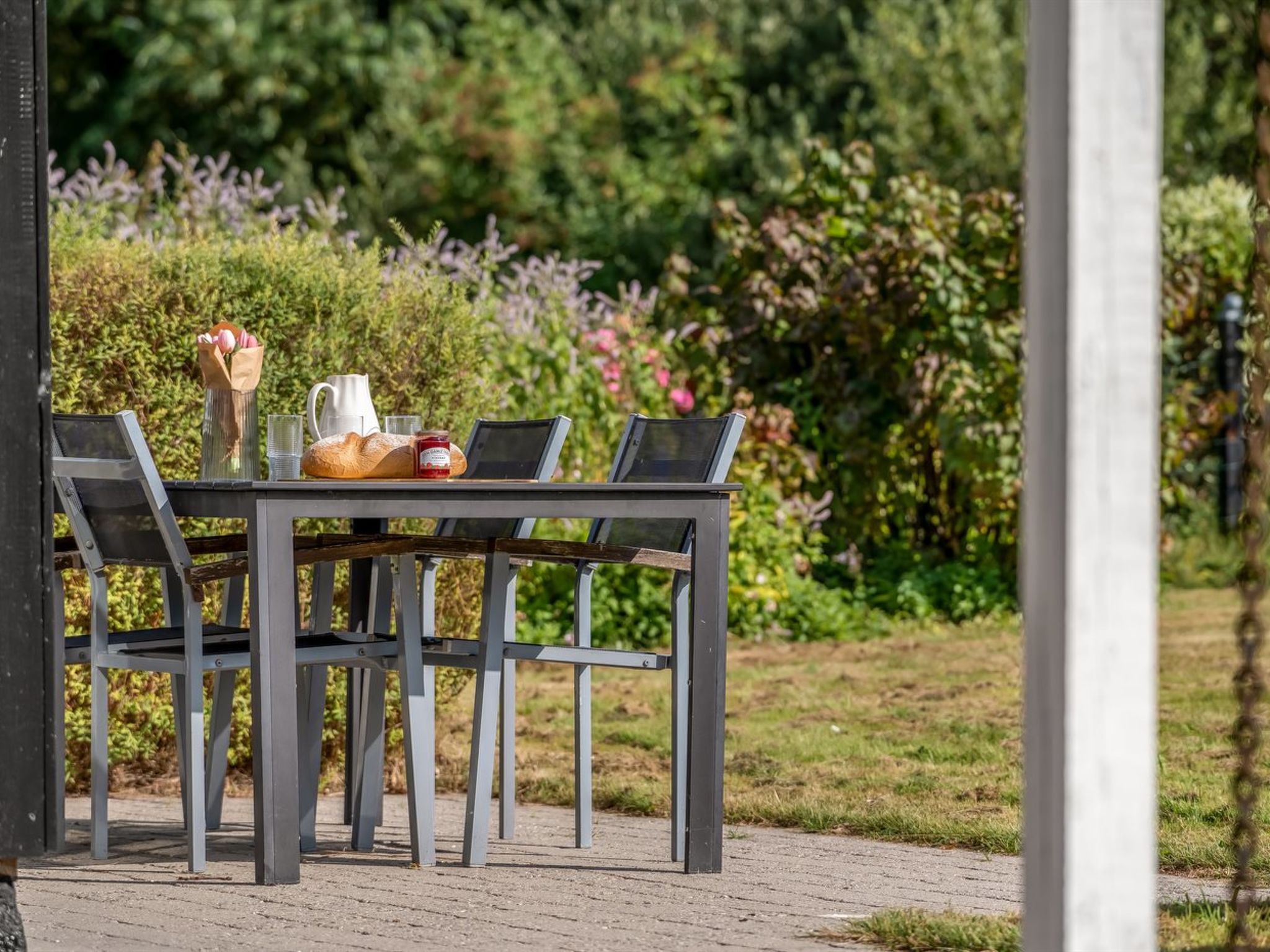 "Roar" - 7.5km from the sea - Buiten