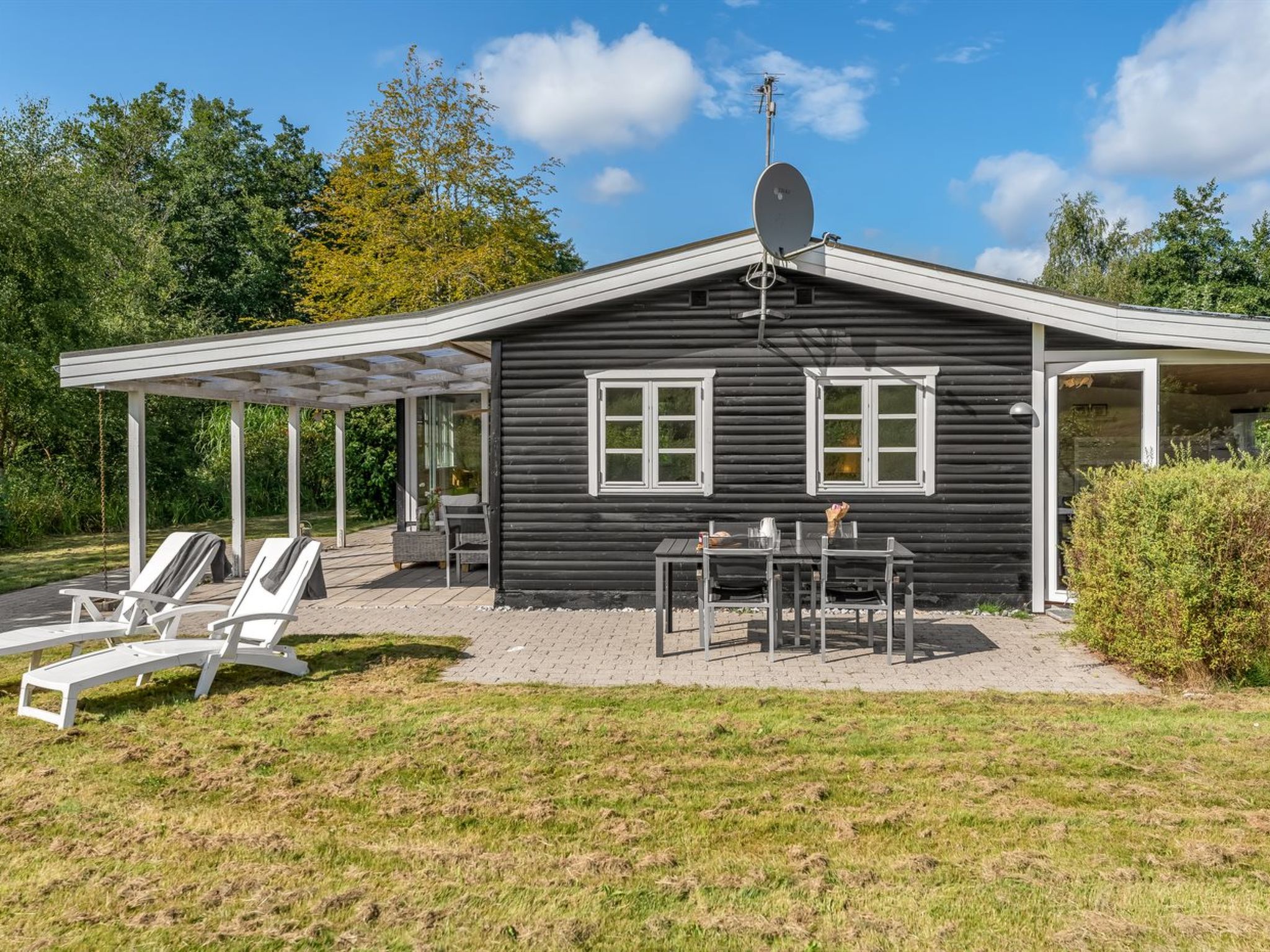"Roar" - 7.5km from the sea - Buiten