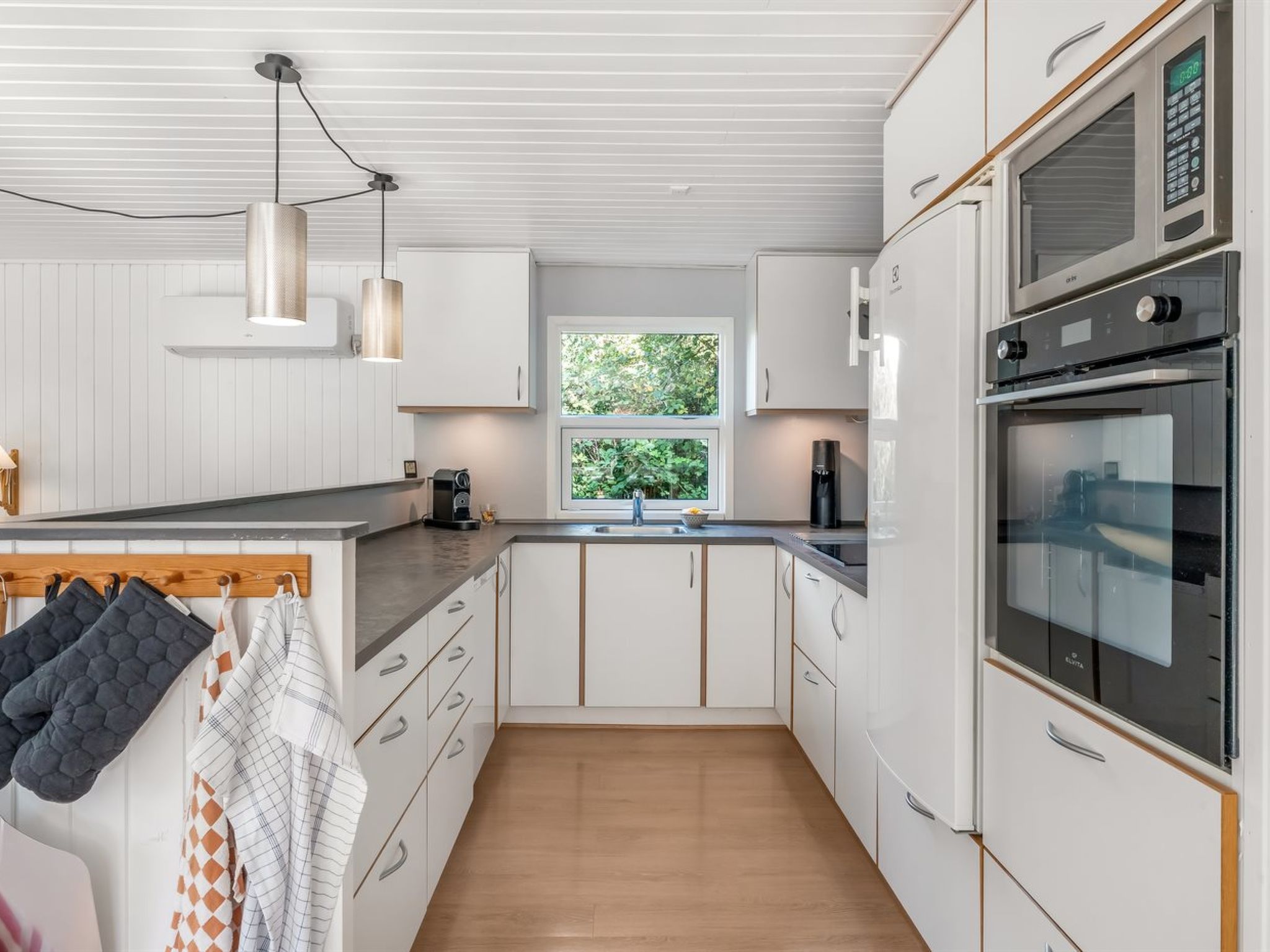"Aisa" - 200m from the sea
