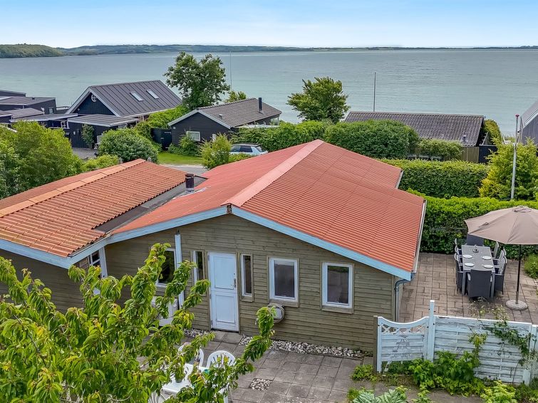 Vakantiehuis aan zee in Rønde met zeezicht en open haard · 6 pers. in Rønde