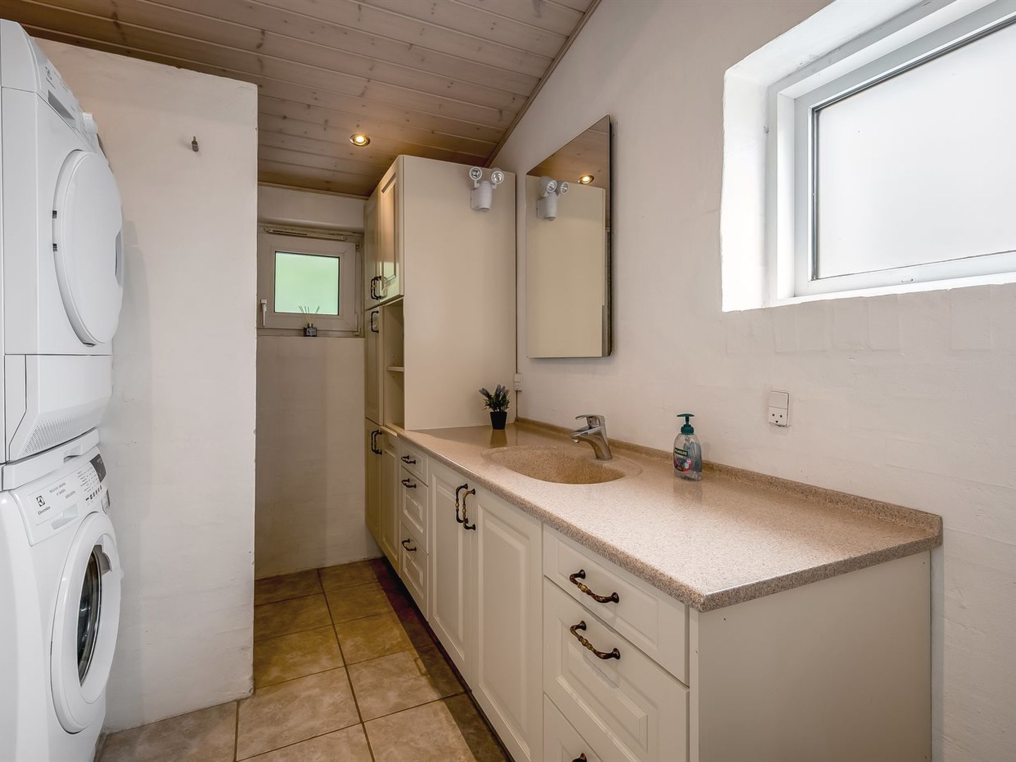 "Eilke" - 50m from the sea - Binnen