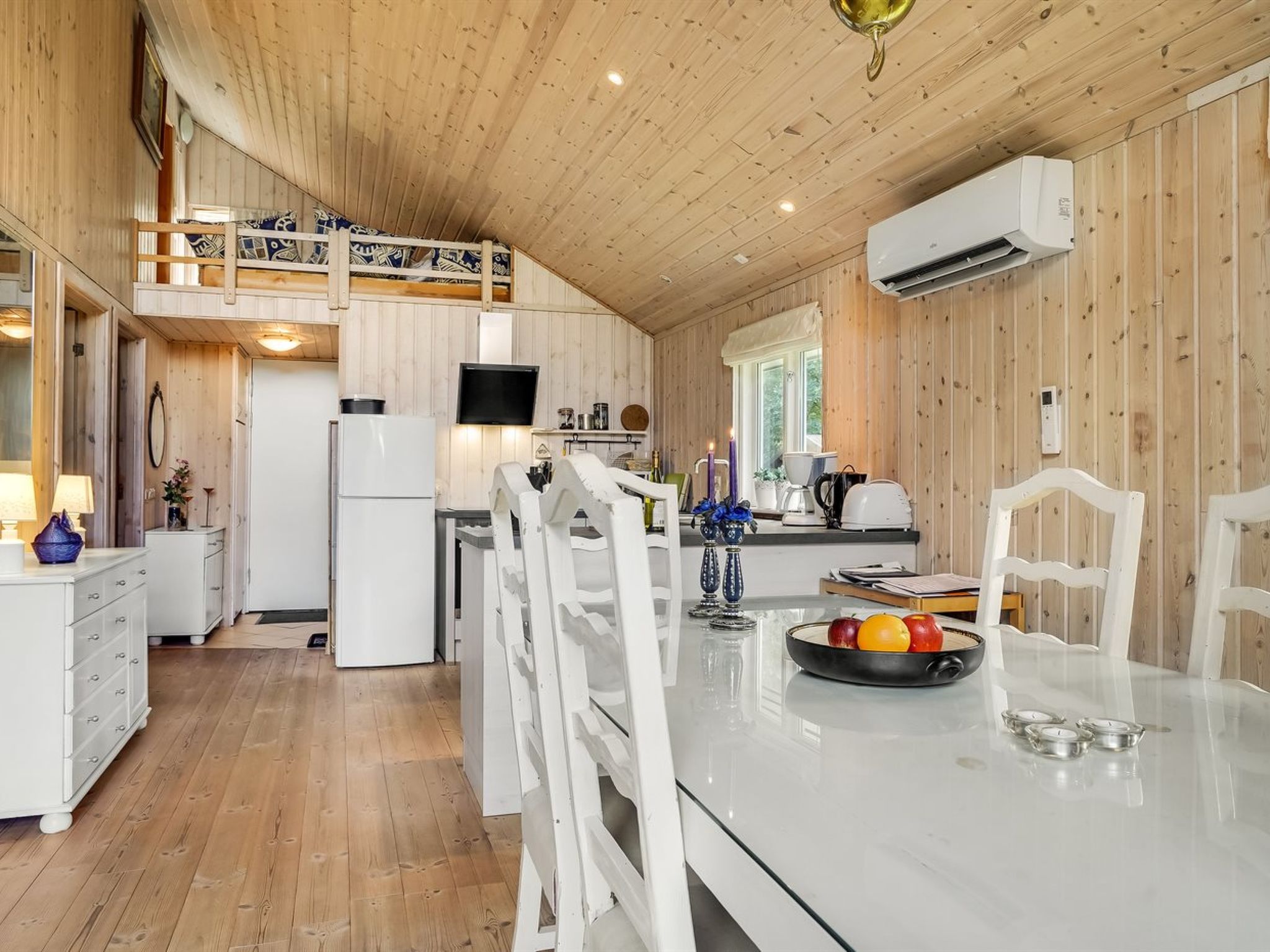 "Fiallar" - 7.5km from the sea - Inside