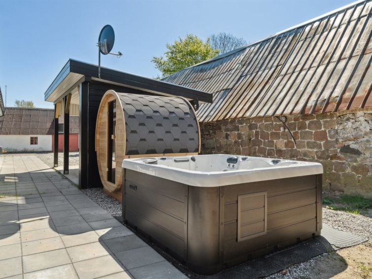 Sauna & whirlpool in vakantiehuis Hidde aan zee in Rønde in Rønde
