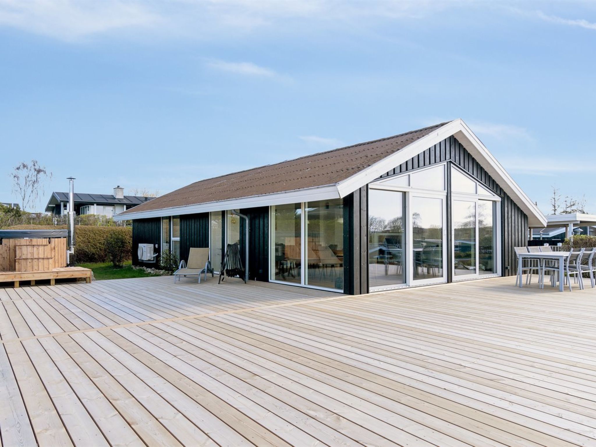 "Majken" - 225m from the sea - Buiten