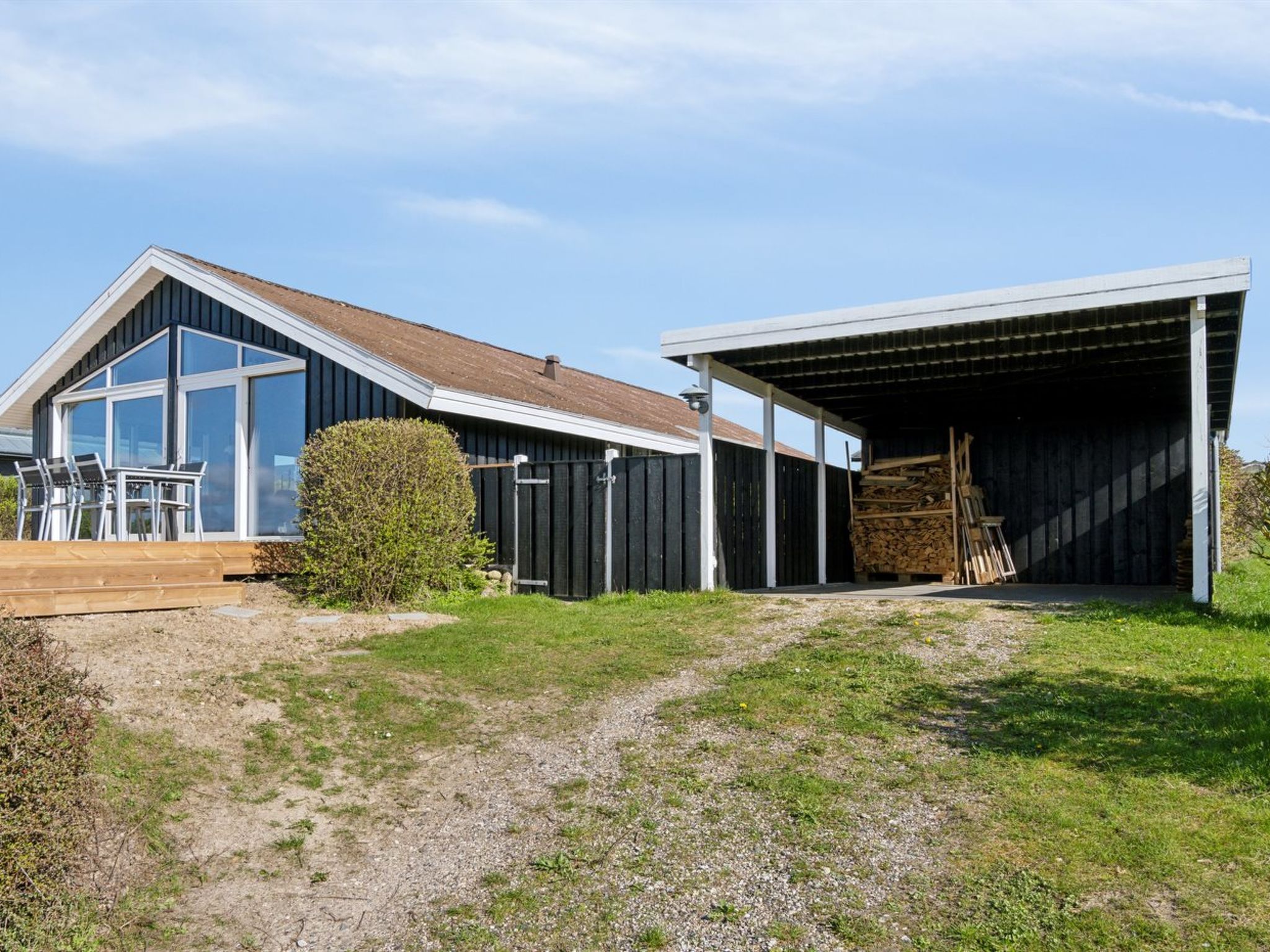"Majken" - 225m from the sea - Buiten