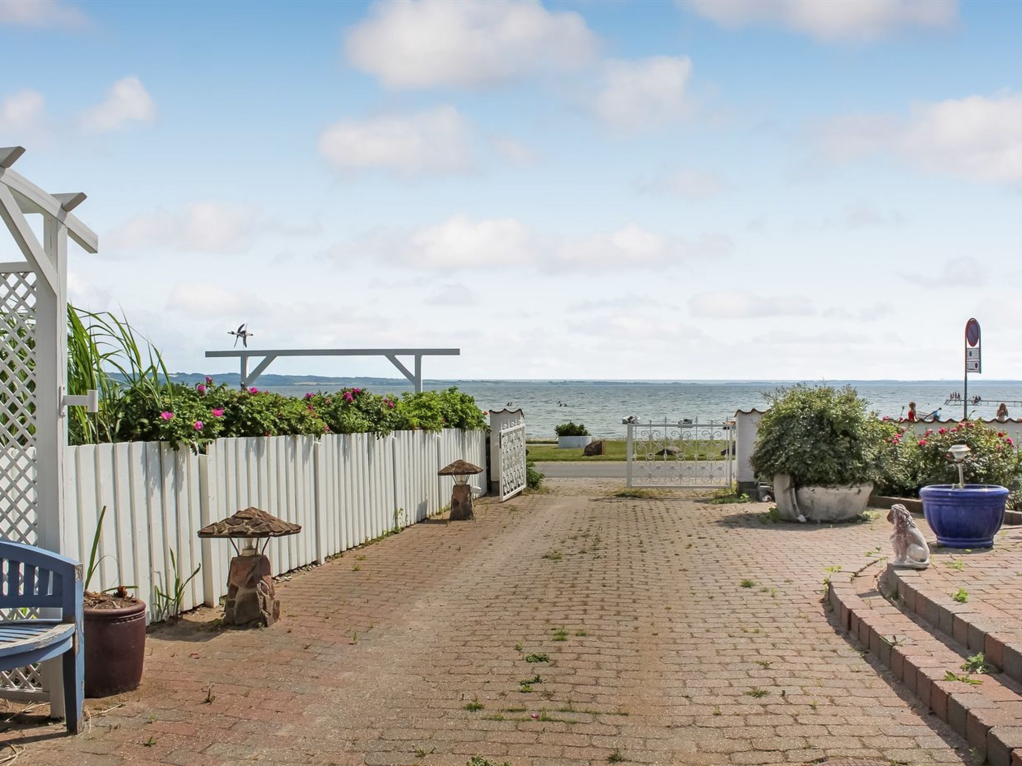 "Michel" - 25m from the sea - Buiten