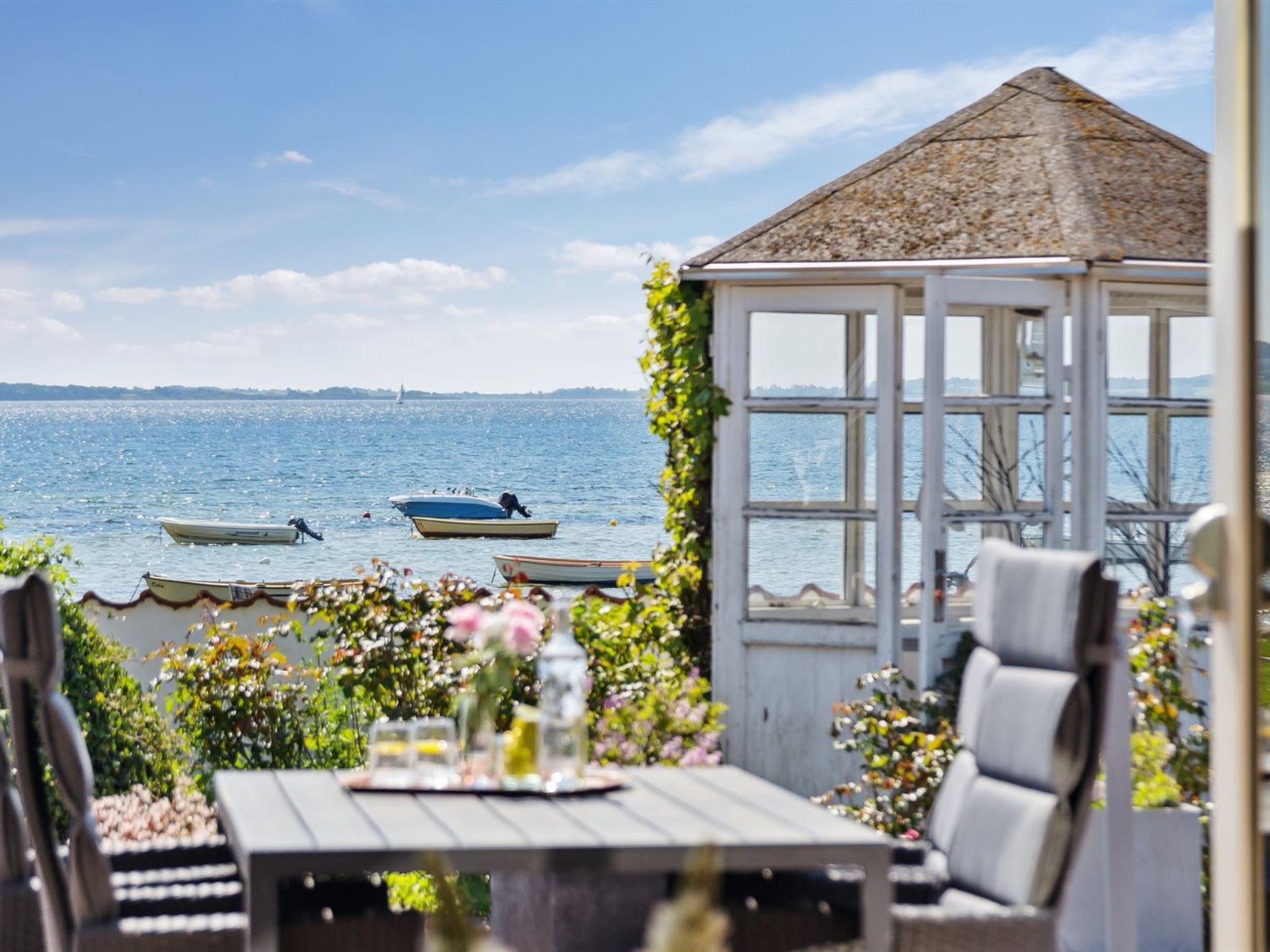 "Michel" - 25m from the sea-Outside