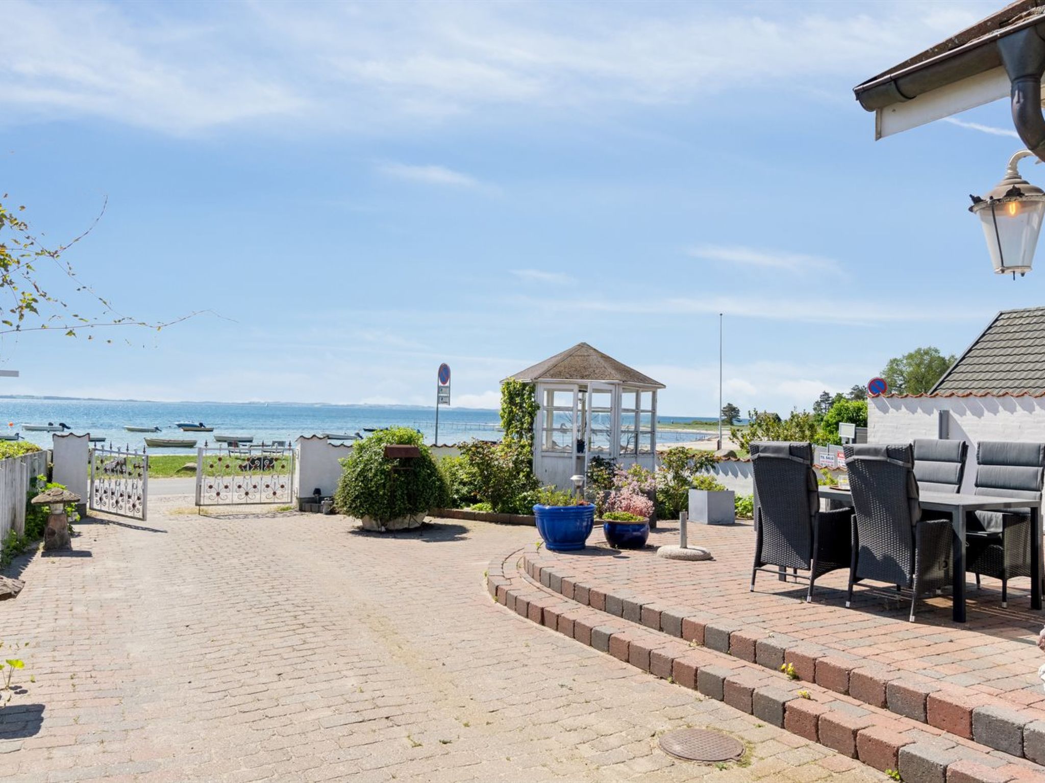 "Michel" - 25m from the sea-Outside