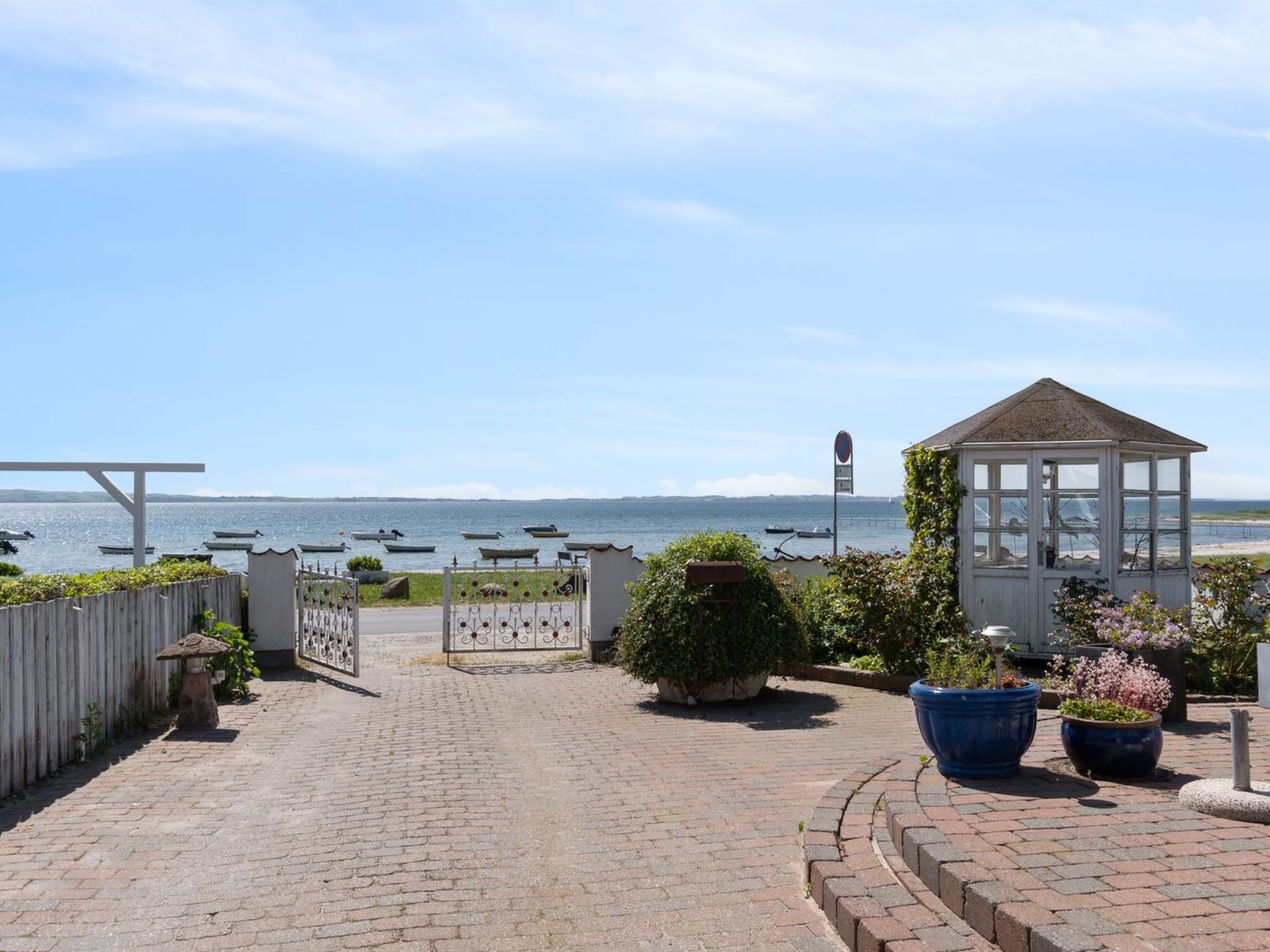 "Michel" - 25m from the sea-Outside