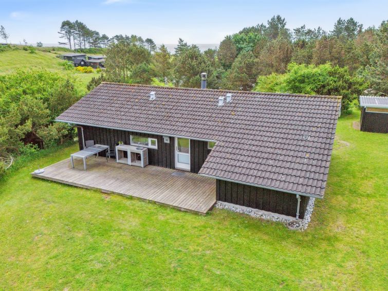Gezellig vakantiehuis met open haard in Knebel, direct aan zee in Knebel