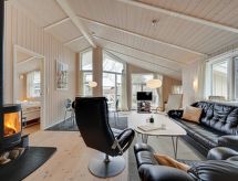 6-persoons vakantiehuis met open haard aan zee in Knebel - thumbnail 5