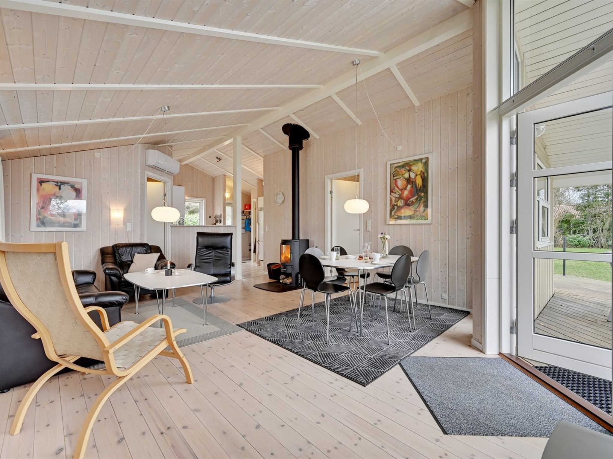 "Sitka" - 250m from the sea - Binnen
