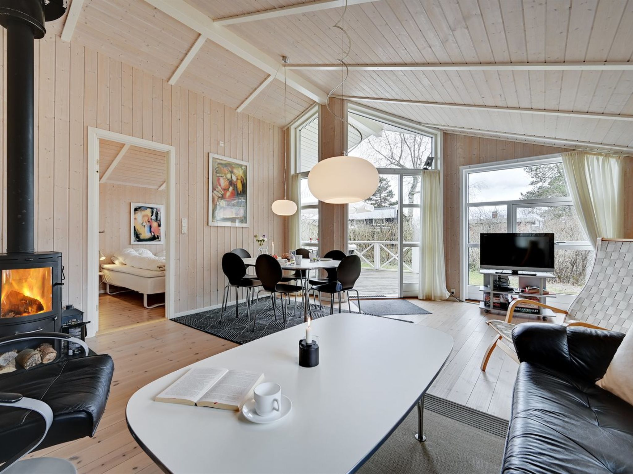 "Sitka" - 250m from the sea - Binnen