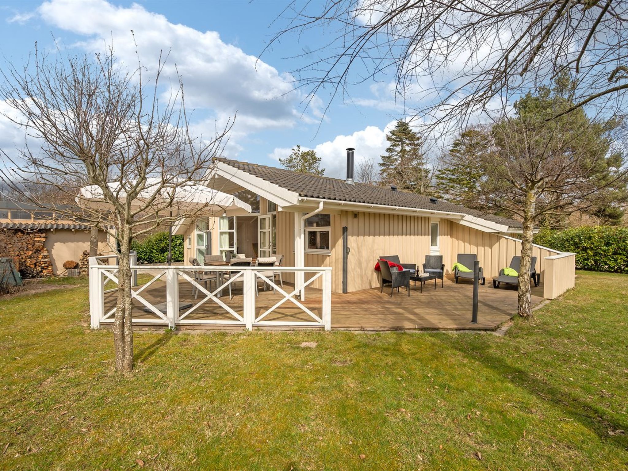 "Sitka" - 250m from the sea - Buiten